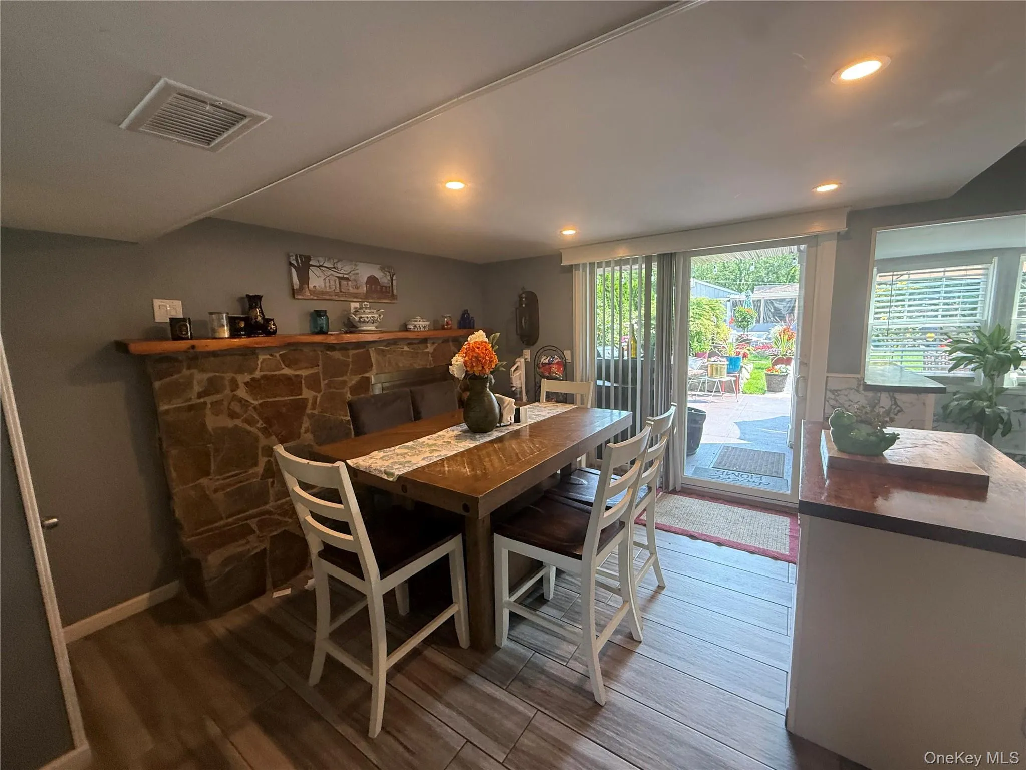 14 Fairway Drive, Brookhaven, NY, 4 Bedrooms Bedrooms, 7 Rooms Rooms,1 BathroomBathrooms,Residential,For Rent,Fairway,0,1031586 14 Fairway Drive, Brookhaven, NY, 4 Bedrooms Bedrooms, 7 Rooms Rooms,1 BathroomBathrooms,Residential,For Rent,Fairway,0,1031586