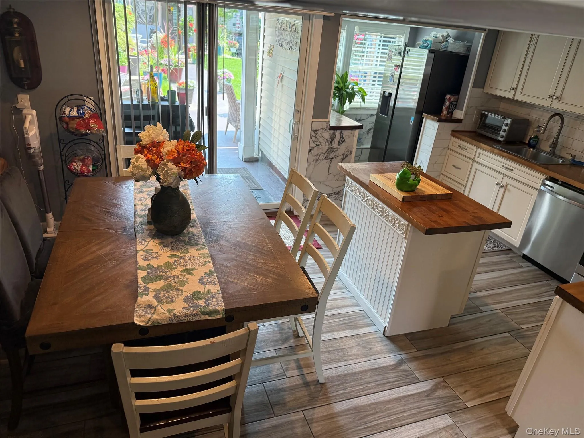 14 Fairway Drive, Brookhaven, NY, 4 Bedrooms Bedrooms, 7 Rooms Rooms,1 BathroomBathrooms,Residential,For Rent,Fairway,0,1031586 14 Fairway Drive, Brookhaven, NY, 4 Bedrooms Bedrooms, 7 Rooms Rooms,1 BathroomBathrooms,Residential,For Rent,Fairway,0,1031586