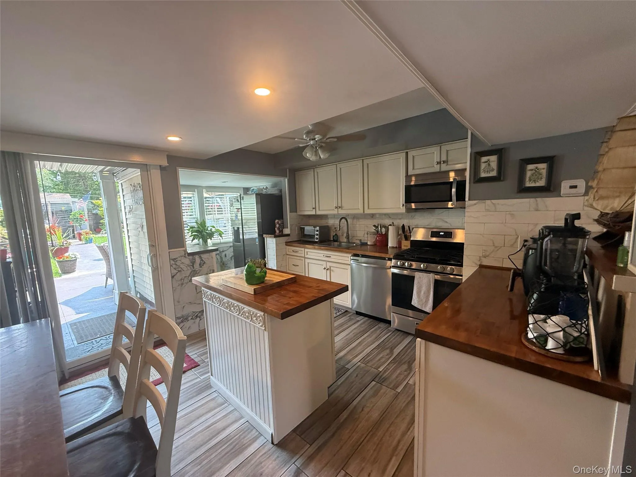 14 Fairway Drive, Brookhaven, NY, 4 Bedrooms Bedrooms, 7 Rooms Rooms,1 BathroomBathrooms,Residential,For Rent,Fairway,0,1031586 14 Fairway Drive, Brookhaven, NY, 4 Bedrooms Bedrooms, 7 Rooms Rooms,1 BathroomBathrooms,Residential,For Rent,Fairway,0,1031586