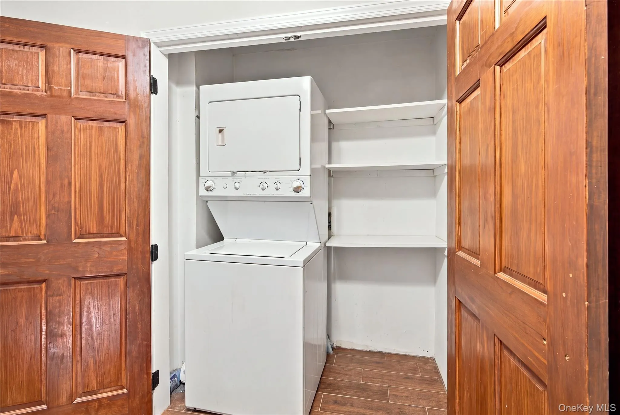 1 Alhambra Drive, Hempstead, NY, 3 Bedrooms Bedrooms, 6 Rooms Rooms,1 BathroomBathrooms,Residential,For Rent,Alhambra,0,1031587 1 Alhambra Drive, Hempstead, NY, 3 Bedrooms Bedrooms, 6 Rooms Rooms,1 BathroomBathrooms,Residential,For Rent,Alhambra,0,1031587