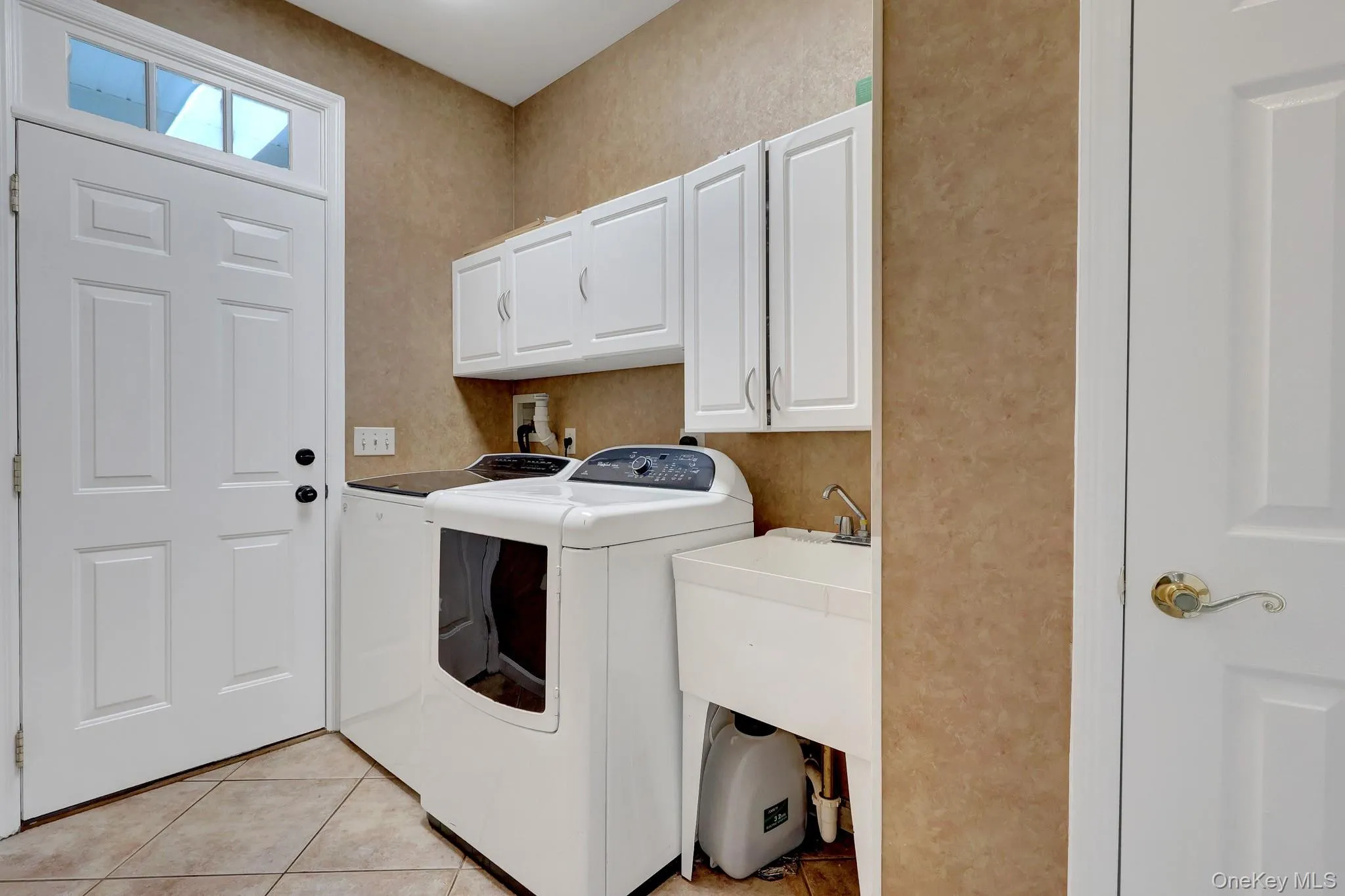 7 Brookline Court, Riverhead, NY, 5 Bedrooms Bedrooms, 12 Rooms Rooms,4 BathroomsBathrooms,Residential,For Rent,Brookline,0,1031590 7 Brookline Court, Riverhead, NY, 5 Bedrooms Bedrooms, 12 Rooms Rooms,4 BathroomsBathrooms,Residential,For Rent,Brookline,0,1031590
