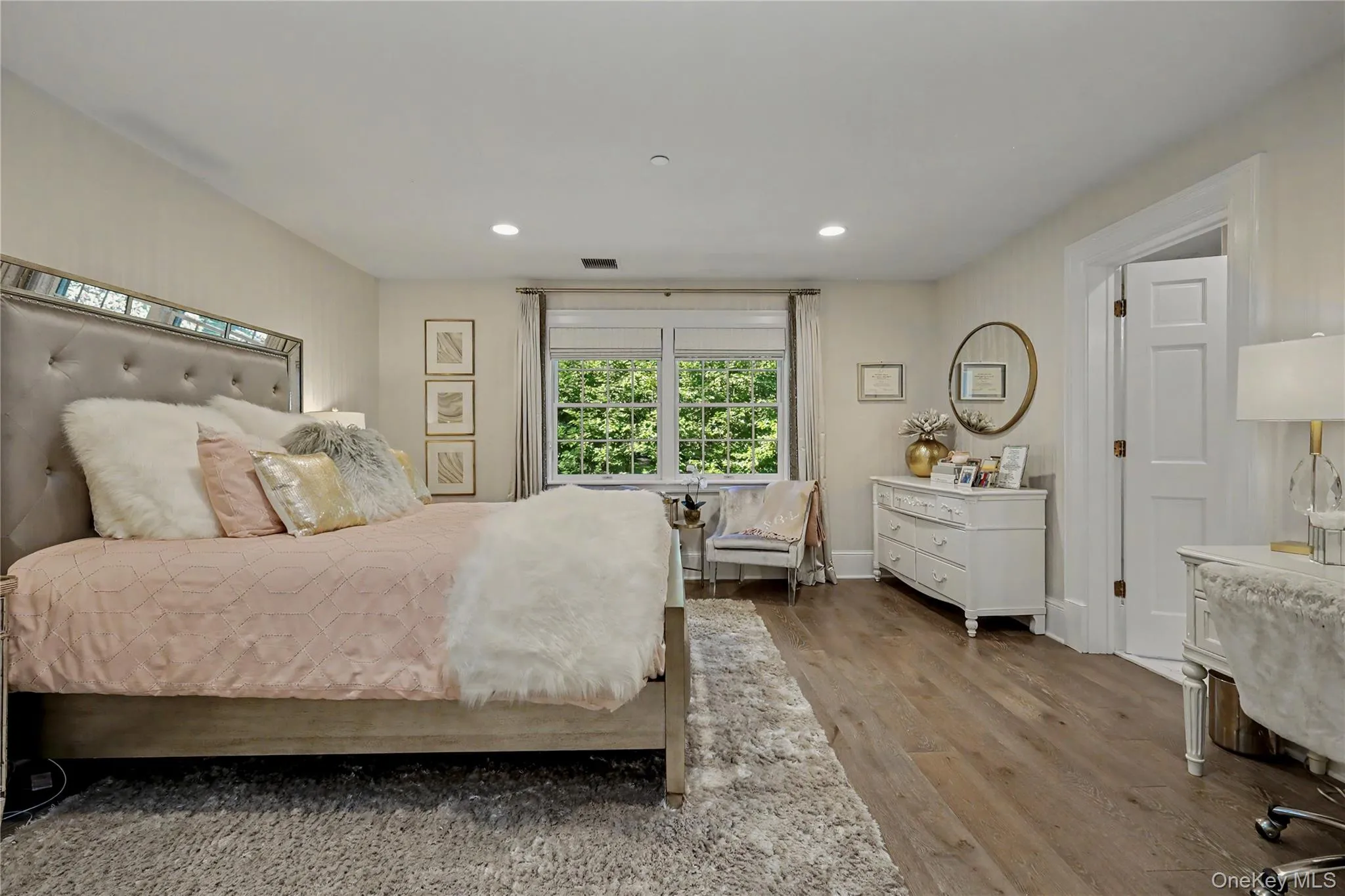 Bedroom Bedroom