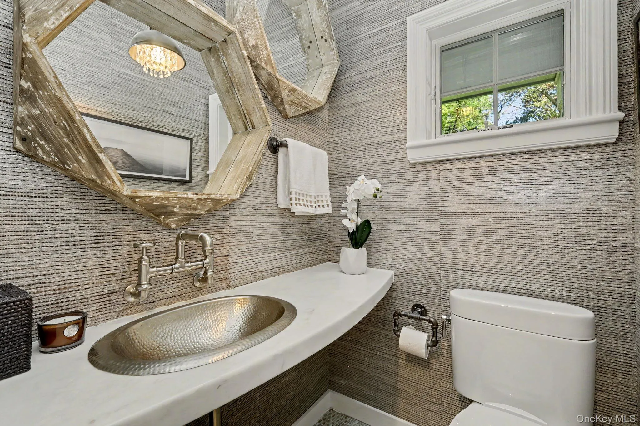 Powder room Powder room