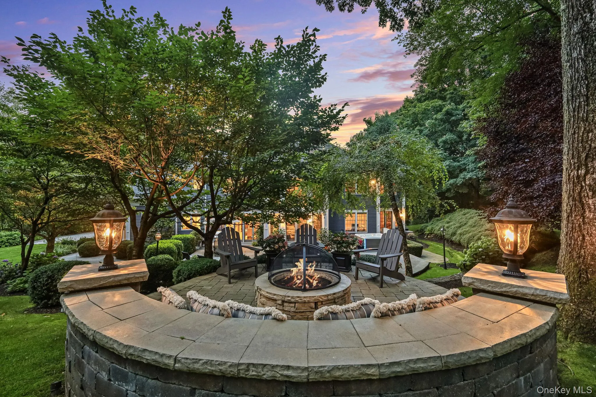 Back Patio and Firepit Back Patio and Firepit