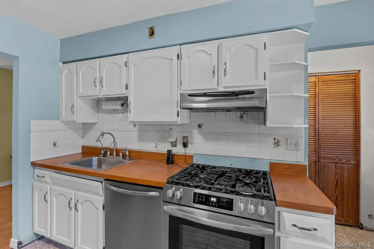 37 Black Locust Avenue, Brookhaven, NY, 3 Bedrooms Bedrooms, 7 Rooms Rooms,2 BathroomsBathrooms,Residential,For Rent,Black Locust,0,1031598 37 Black Locust Avenue, Brookhaven, NY, 3 Bedrooms Bedrooms, 7 Rooms Rooms,2 BathroomsBathrooms,Residential,For Rent,Black Locust,0,1031598