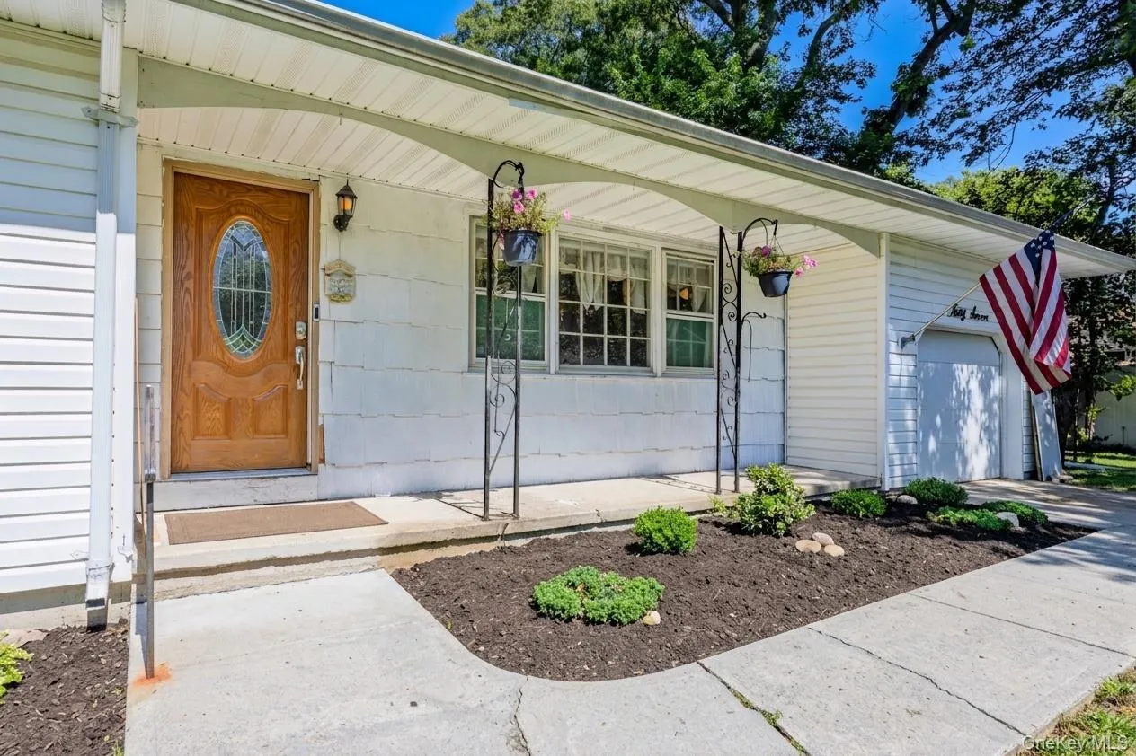 37 Black Locust Avenue, Brookhaven, NY, 3 Bedrooms Bedrooms, 7 Rooms Rooms,2 BathroomsBathrooms,Residential,For Rent,Black Locust,0,1031598 37 Black Locust Avenue, Brookhaven, NY, 3 Bedrooms Bedrooms, 7 Rooms Rooms,2 BathroomsBathrooms,Residential,For Rent,Black Locust,0,1031598