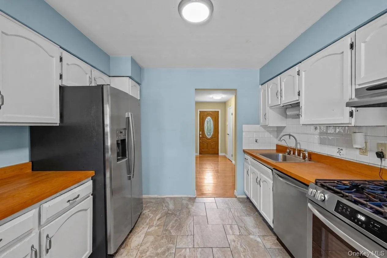 37 Black Locust Avenue, Brookhaven, NY, 3 Bedrooms Bedrooms, 7 Rooms Rooms,2 BathroomsBathrooms,Residential,For Rent,Black Locust,0,1031598 37 Black Locust Avenue, Brookhaven, NY, 3 Bedrooms Bedrooms, 7 Rooms Rooms,2 BathroomsBathrooms,Residential,For Rent,Black Locust,0,1031598