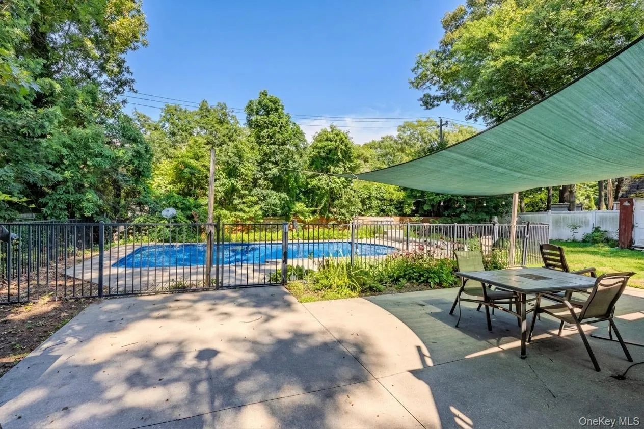 37 Black Locust Avenue, Brookhaven, NY, 3 Bedrooms Bedrooms, 7 Rooms Rooms,2 BathroomsBathrooms,Residential,For Rent,Black Locust,0,1031598 37 Black Locust Avenue, Brookhaven, NY, 3 Bedrooms Bedrooms, 7 Rooms Rooms,2 BathroomsBathrooms,Residential,For Rent,Black Locust,0,1031598