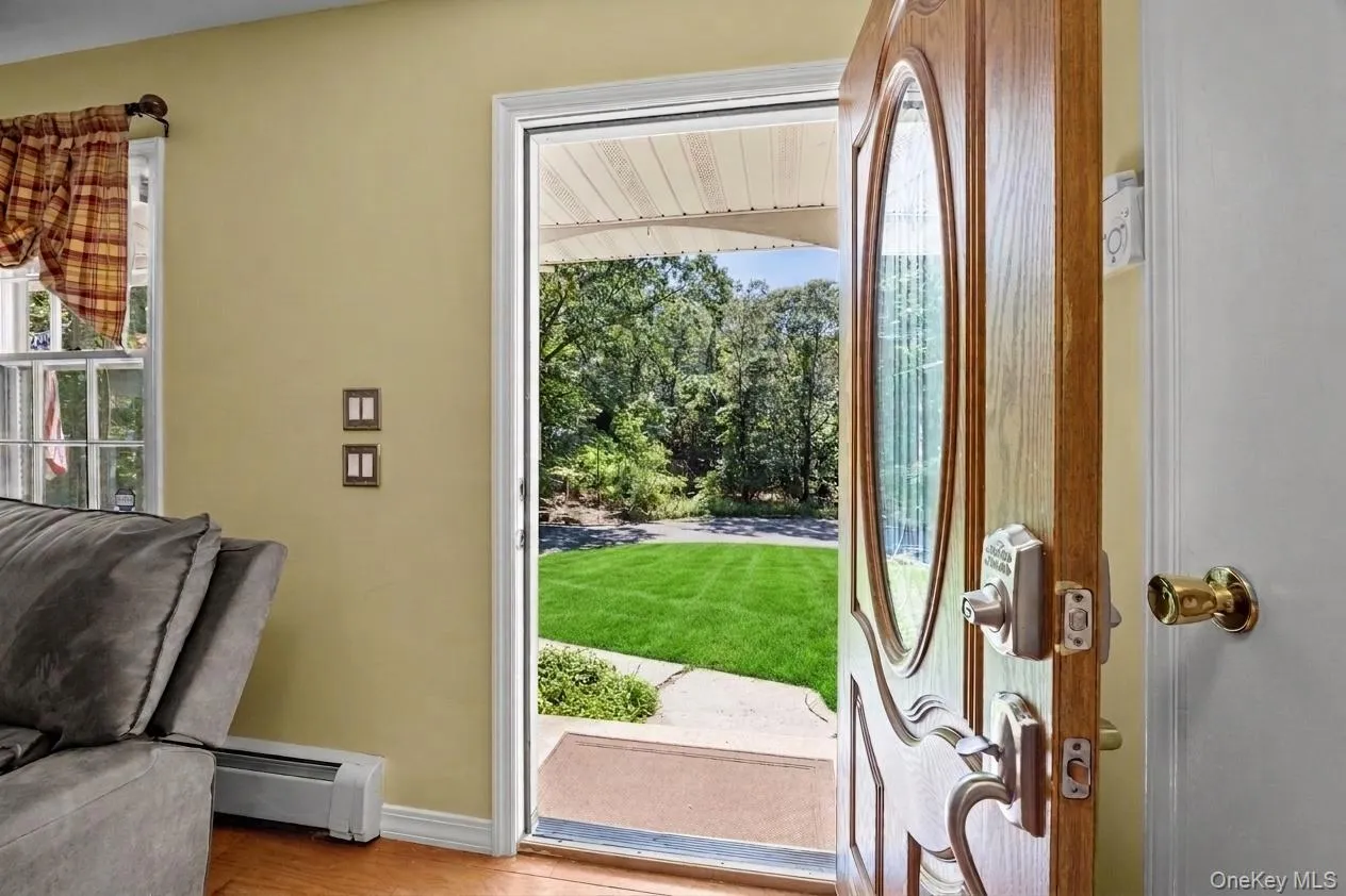37 Black Locust Avenue, Brookhaven, NY, 3 Bedrooms Bedrooms, 7 Rooms Rooms,2 BathroomsBathrooms,Residential,For Rent,Black Locust,0,1031598 37 Black Locust Avenue, Brookhaven, NY, 3 Bedrooms Bedrooms, 7 Rooms Rooms,2 BathroomsBathrooms,Residential,For Rent,Black Locust,0,1031598