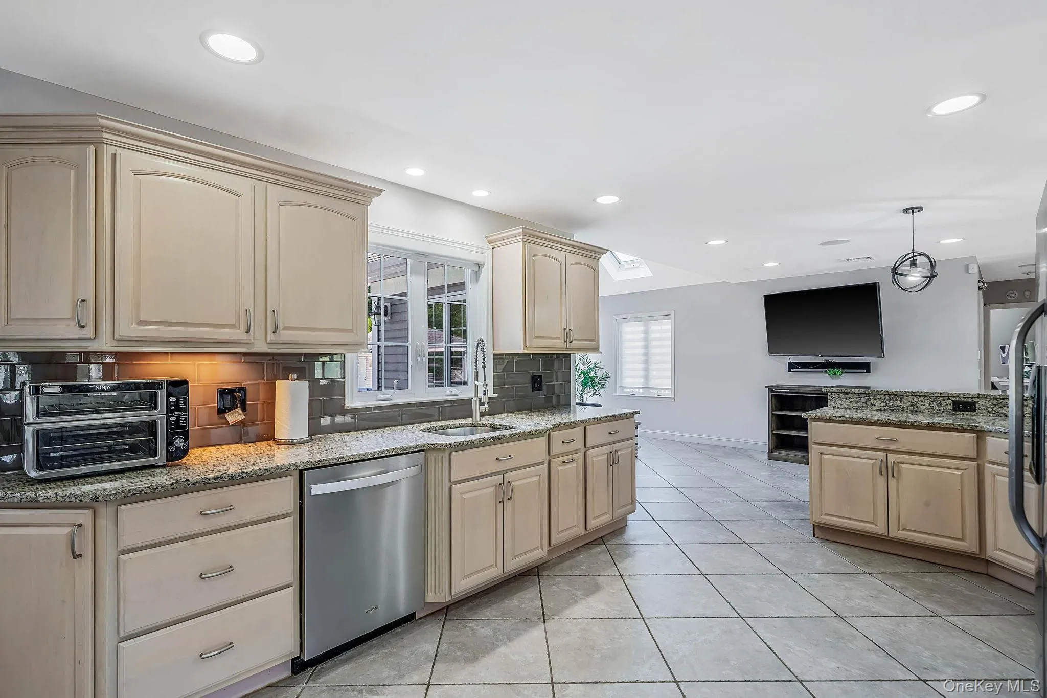 299 Patchogue Yaphank Road, Brookhaven, NY, 6 Bedrooms Bedrooms, 12 Rooms Rooms,4 BathroomsBathrooms,Residential,For Rent,Patchogue Yaphank,0,1031601 299 Patchogue Yaphank Road, Brookhaven, NY, 6 Bedrooms Bedrooms, 12 Rooms Rooms,4 BathroomsBathrooms,Residential,For Rent,Patchogue Yaphank,0,1031601