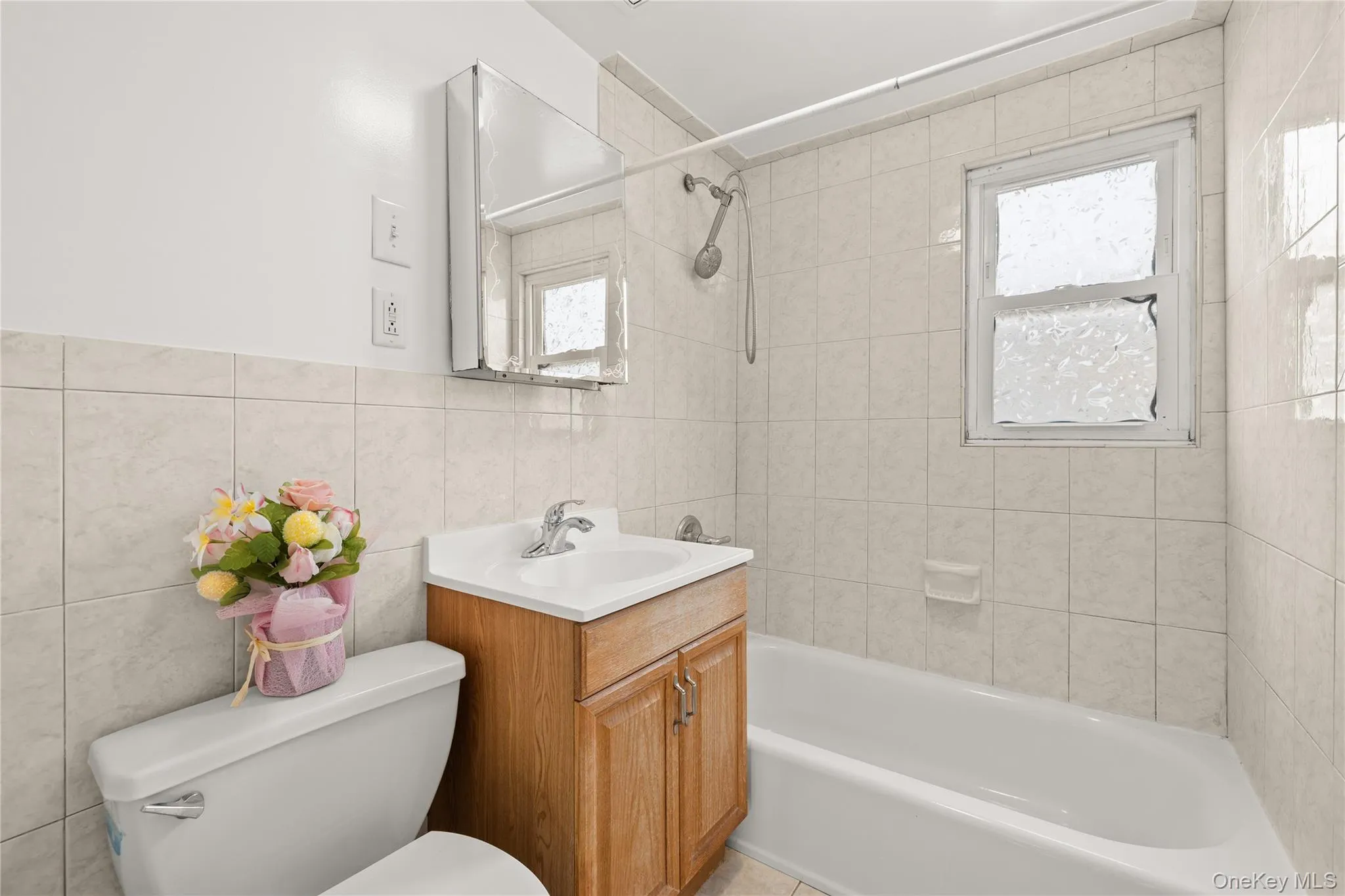 175 Centre Avenue, Babylon, NY, 2 Bedrooms Bedrooms, 5 Rooms Rooms,1 BathroomBathrooms,Residential Lease,For Rent,Centre,0,1031603 175 Centre Avenue, Babylon, NY, 2 Bedrooms Bedrooms, 5 Rooms Rooms,1 BathroomBathrooms,Residential Lease,For Rent,Centre,0,1031603