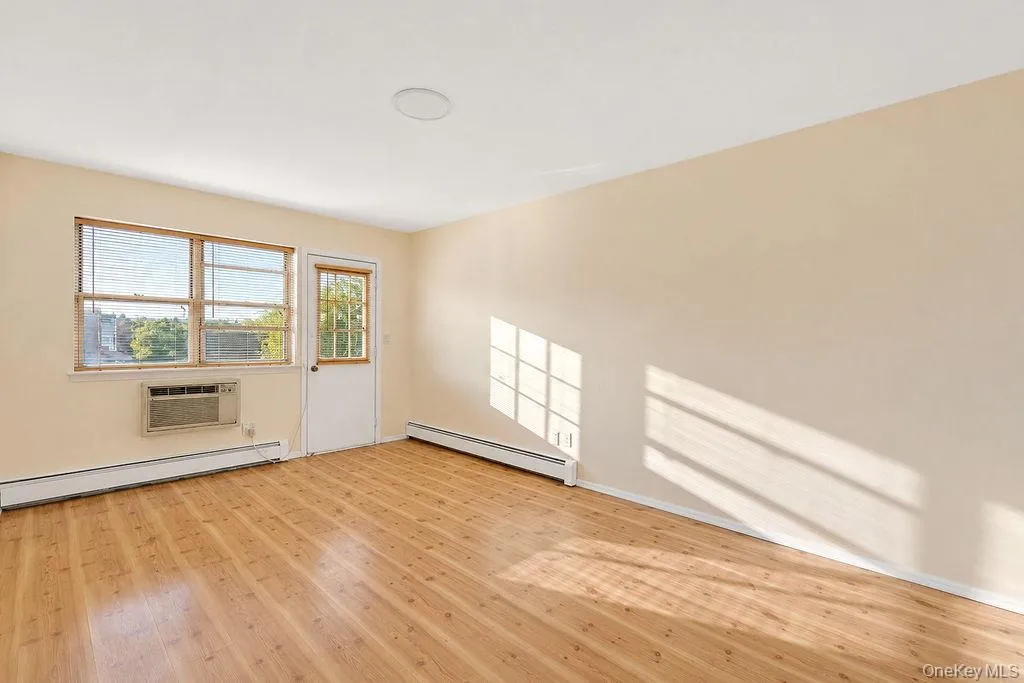 150-07 95th Street, New York, NY, 3 Bedrooms Bedrooms, 6 Rooms Rooms,2 BathroomsBathrooms,Residential,For Rent,95th,0,1031604 150-07 95th Street, New York, NY, 3 Bedrooms Bedrooms, 6 Rooms Rooms,2 BathroomsBathrooms,Residential,For Rent,95th,0,1031604