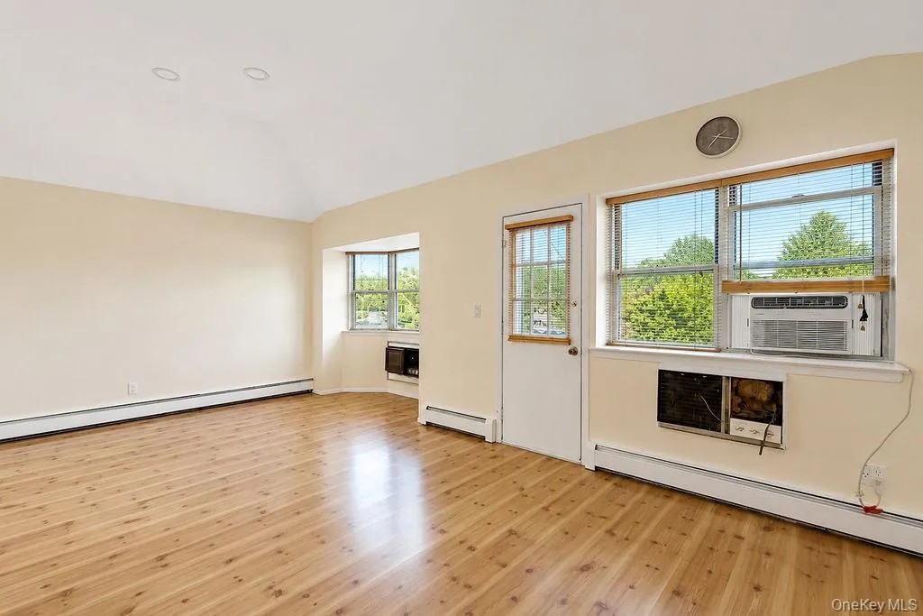 150-07 95th Street, New York, NY, 3 Bedrooms Bedrooms, 6 Rooms Rooms,2 BathroomsBathrooms,Residential,For Rent,95th,0,1031604 150-07 95th Street, New York, NY, 3 Bedrooms Bedrooms, 6 Rooms Rooms,2 BathroomsBathrooms,Residential,For Rent,95th,0,1031604