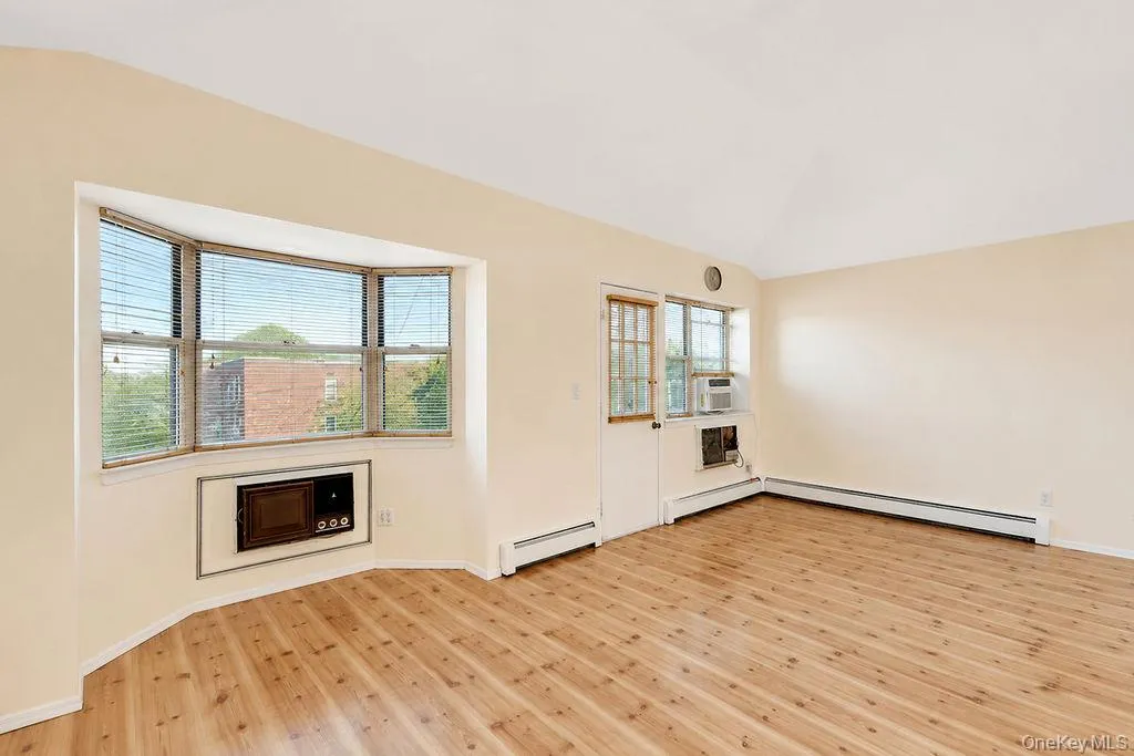 150-07 95th Street, New York, NY, 3 Bedrooms Bedrooms, 6 Rooms Rooms,2 BathroomsBathrooms,Residential,For Rent,95th,0,1031604 150-07 95th Street, New York, NY, 3 Bedrooms Bedrooms, 6 Rooms Rooms,2 BathroomsBathrooms,Residential,For Rent,95th,0,1031604