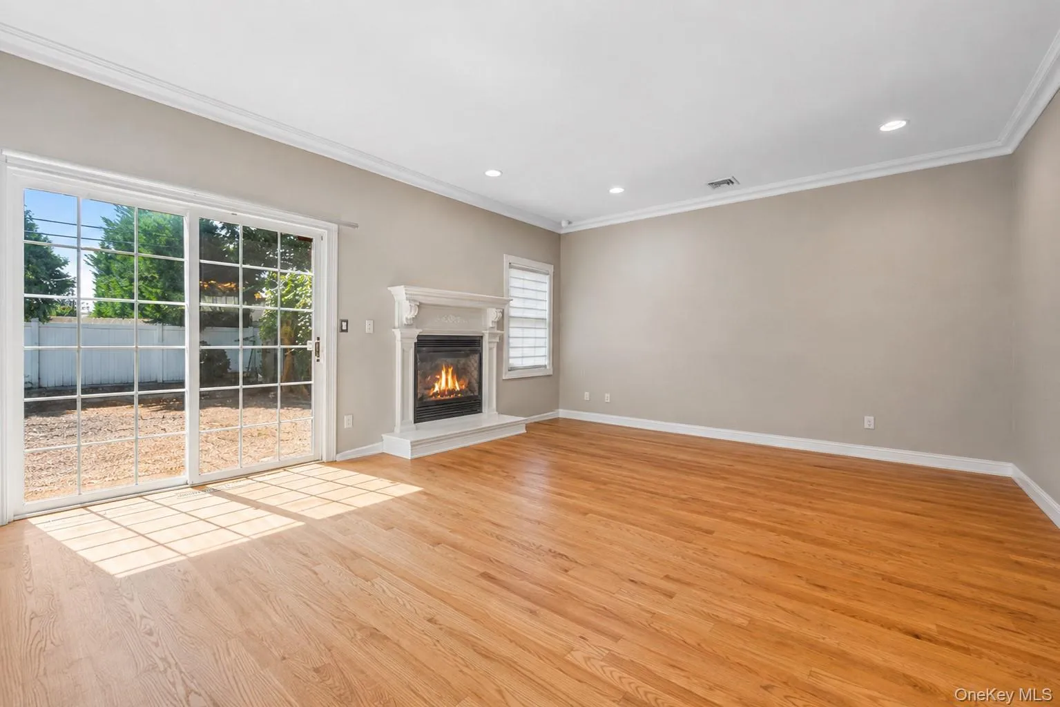 19 Manetto Drive, Oyster Bay, NY, 4 Bedrooms Bedrooms, 10 Rooms Rooms,3 BathroomsBathrooms,Residential,For Rent,Manetto,0,1031606 19 Manetto Drive, Oyster Bay, NY, 4 Bedrooms Bedrooms, 10 Rooms Rooms,3 BathroomsBathrooms,Residential,For Rent,Manetto,0,1031606