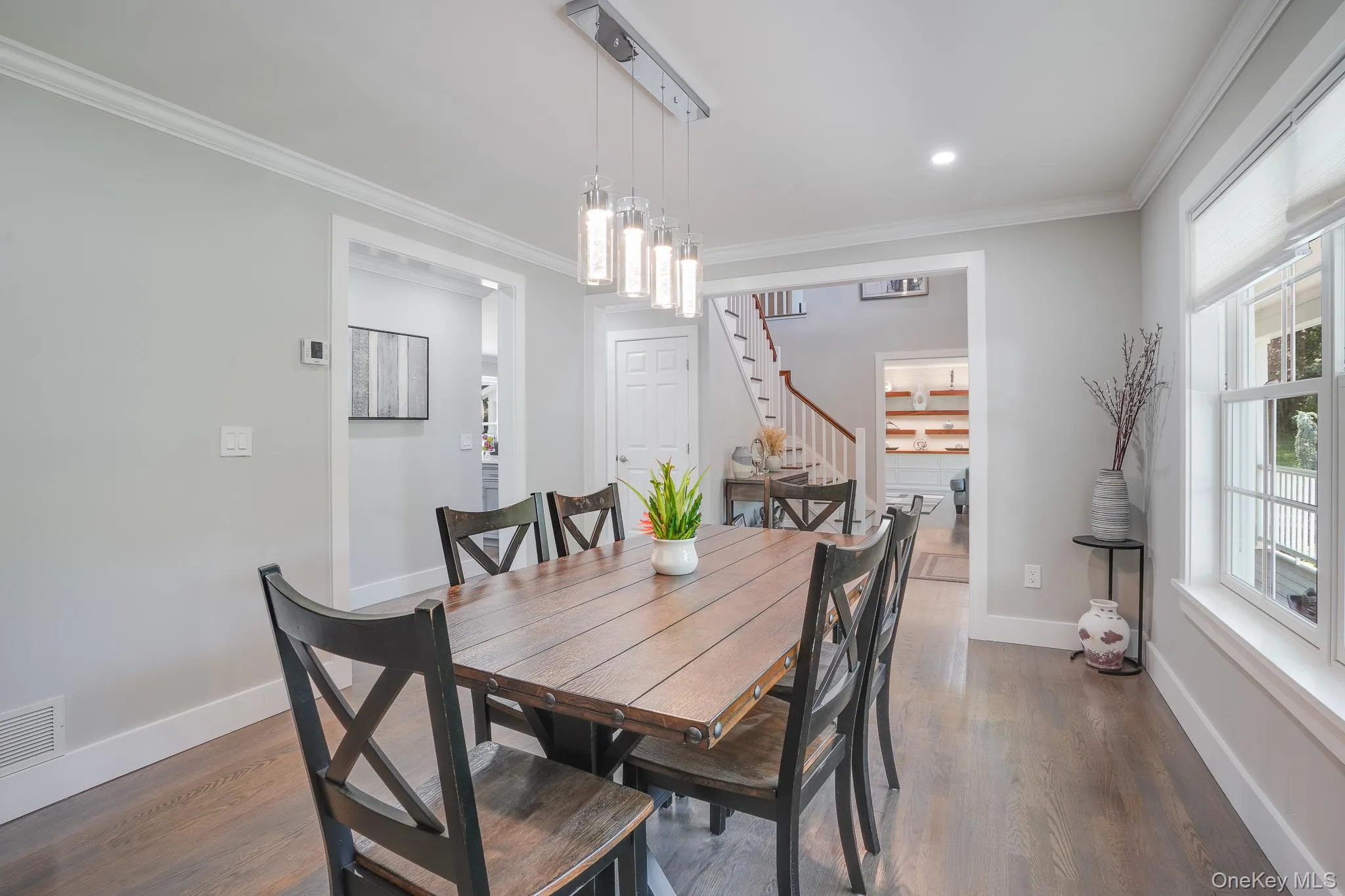 Dining room. Dining room.
