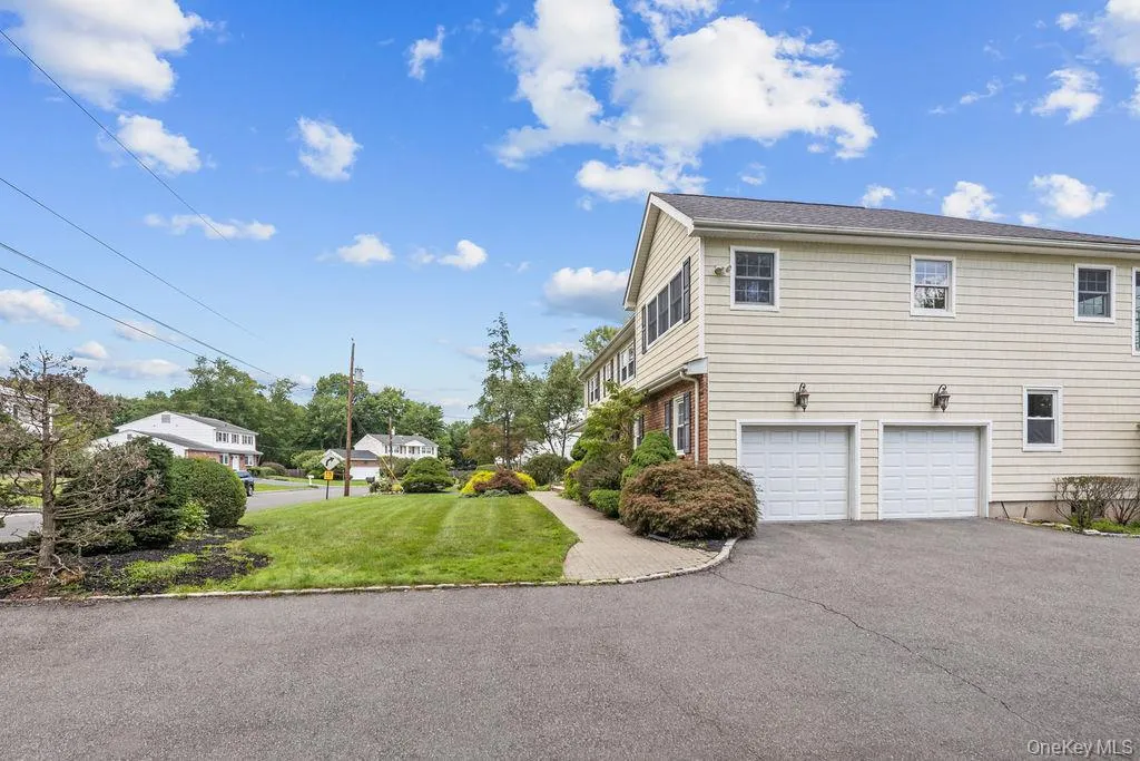 16 Yale Drive, Clarkstown, NY, 5 Bedrooms Bedrooms, 14 Rooms Rooms,3 BathroomsBathrooms,Residential,For Rent,Yale,0,1031617 16 Yale Drive, Clarkstown, NY, 5 Bedrooms Bedrooms, 14 Rooms Rooms,3 BathroomsBathrooms,Residential,For Rent,Yale,0,1031617