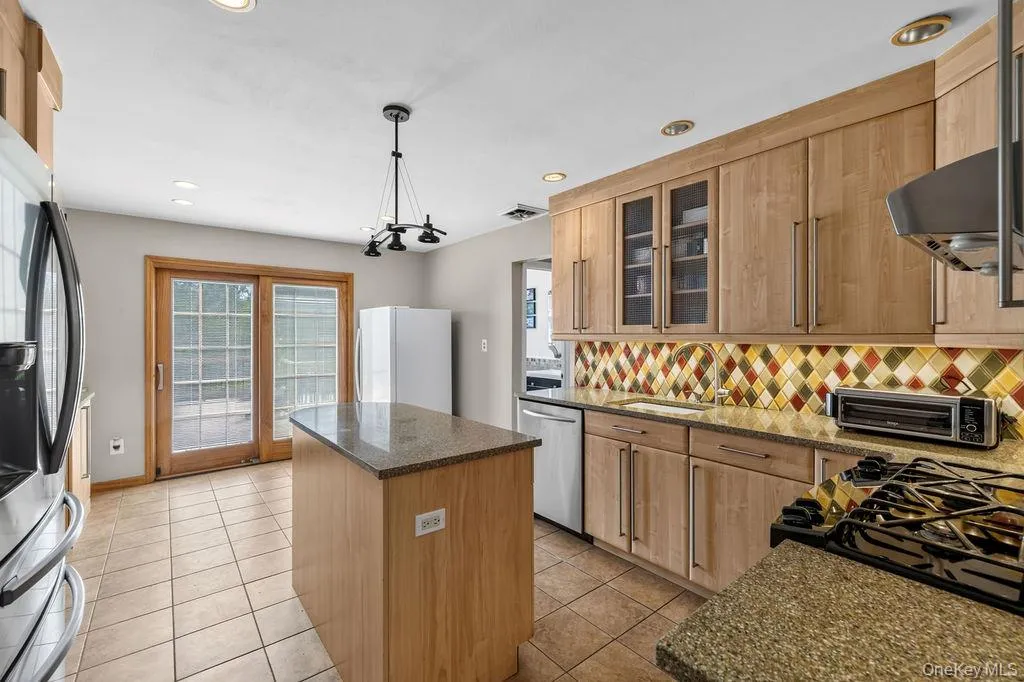 16 Yale Drive, Clarkstown, NY, 5 Bedrooms Bedrooms, 14 Rooms Rooms,3 BathroomsBathrooms,Residential,For Rent,Yale,0,1031617 16 Yale Drive, Clarkstown, NY, 5 Bedrooms Bedrooms, 14 Rooms Rooms,3 BathroomsBathrooms,Residential,For Rent,Yale,0,1031617