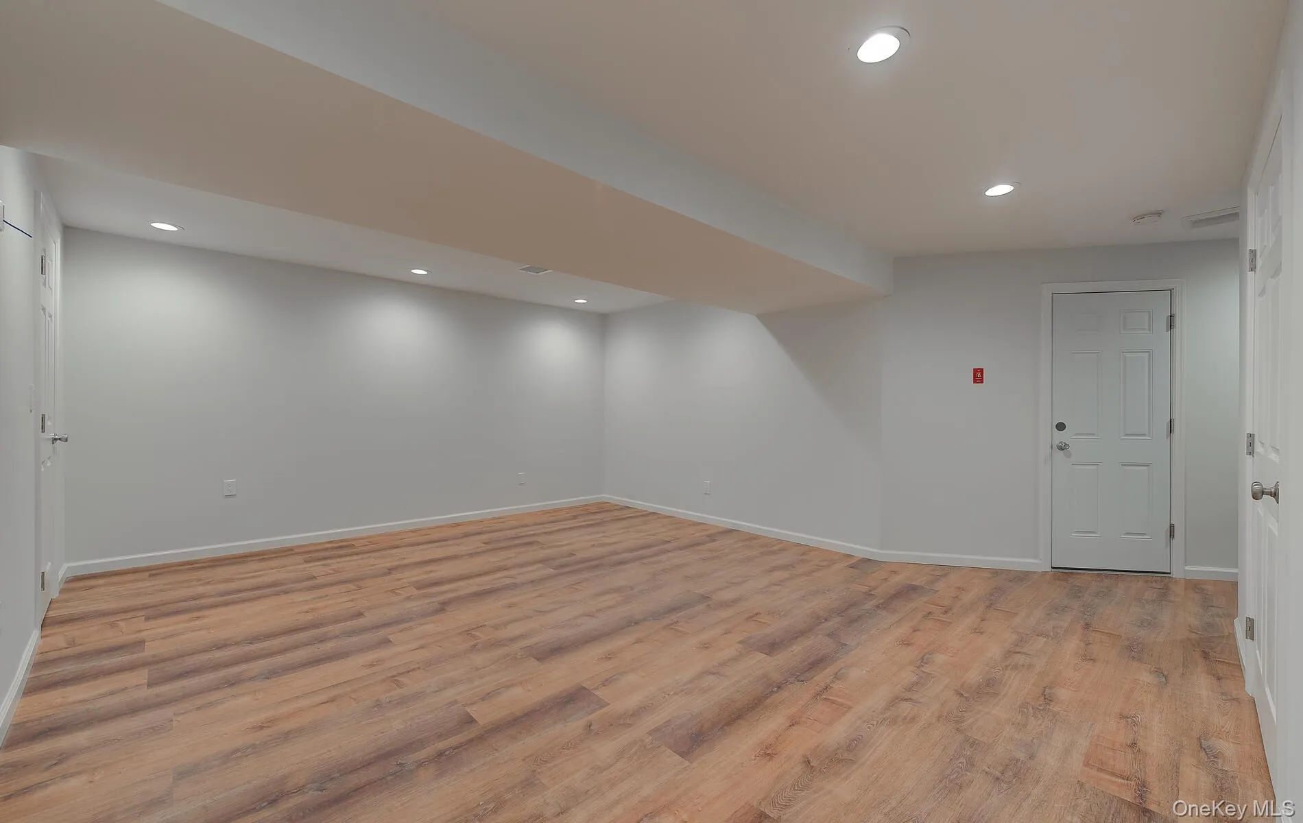 15 Bayview Avenue, North Hempstead, NY, 3 Bedrooms Bedrooms, 8 Rooms Rooms,2 BathroomsBathrooms,Residential Lease,For Rent,Bayview,0,1031622 15 Bayview Avenue, North Hempstead, NY, 3 Bedrooms Bedrooms, 8 Rooms Rooms,2 BathroomsBathrooms,Residential Lease,For Rent,Bayview,0,1031622