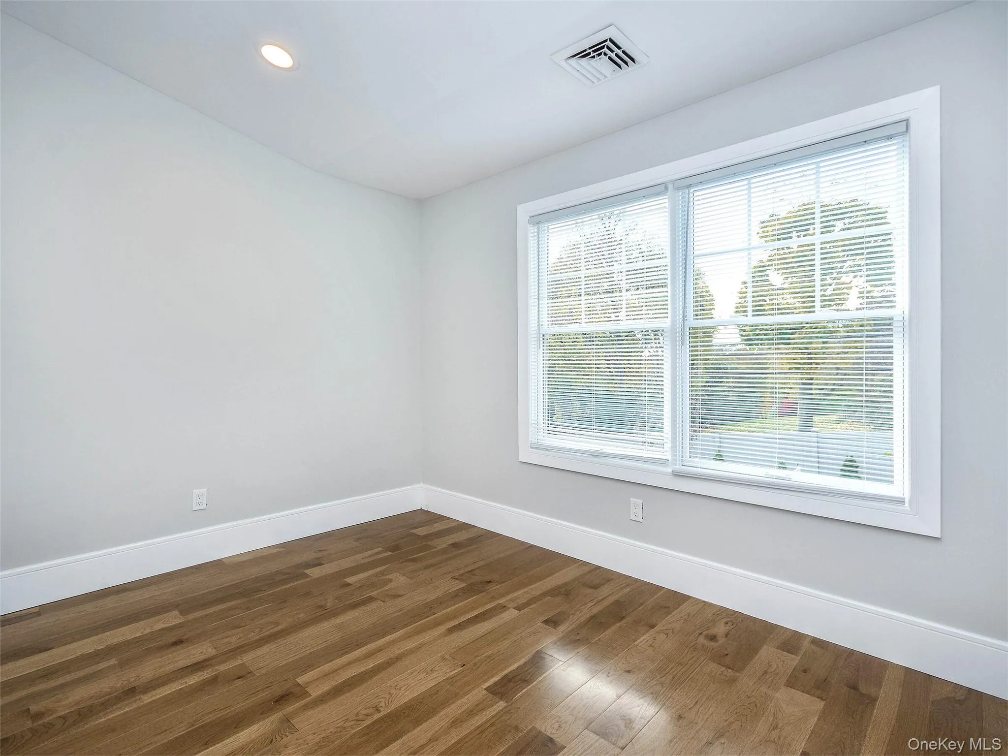 15 B Dunes Lane, North Hempstead, NY, 4 Bedrooms Bedrooms, 7 Rooms Rooms,4 BathroomsBathrooms,Residential Lease,For Rent,Dunes,0,1031638 15 B Dunes Lane, North Hempstead, NY, 4 Bedrooms Bedrooms, 7 Rooms Rooms,4 BathroomsBathrooms,Residential Lease,For Rent,Dunes,0,1031638
