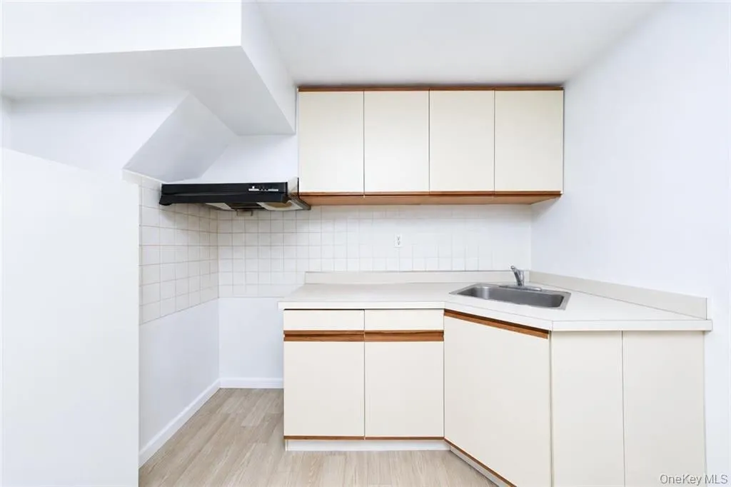 2340 29th Street, New York, NY, 3 Bedrooms Bedrooms, 7 Rooms Rooms,2 BathroomsBathrooms,Residential,For Rent,29th,0,1031642 2340 29th Street, New York, NY, 3 Bedrooms Bedrooms, 7 Rooms Rooms,2 BathroomsBathrooms,Residential,For Rent,29th,0,1031642