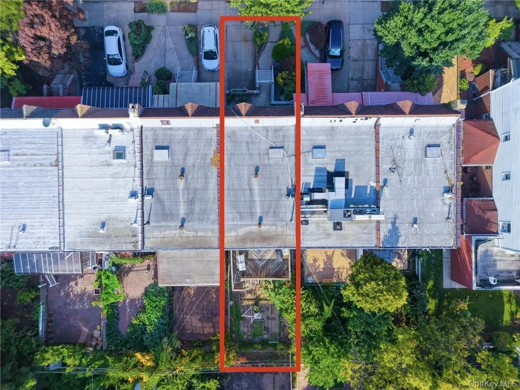 2340 29th Street, New York, NY, 3 Bedrooms Bedrooms, 7 Rooms Rooms,2 BathroomsBathrooms,Residential,For Rent,29th,0,1031642 2340 29th Street, New York, NY, 3 Bedrooms Bedrooms, 7 Rooms Rooms,2 BathroomsBathrooms,Residential,For Rent,29th,0,1031642