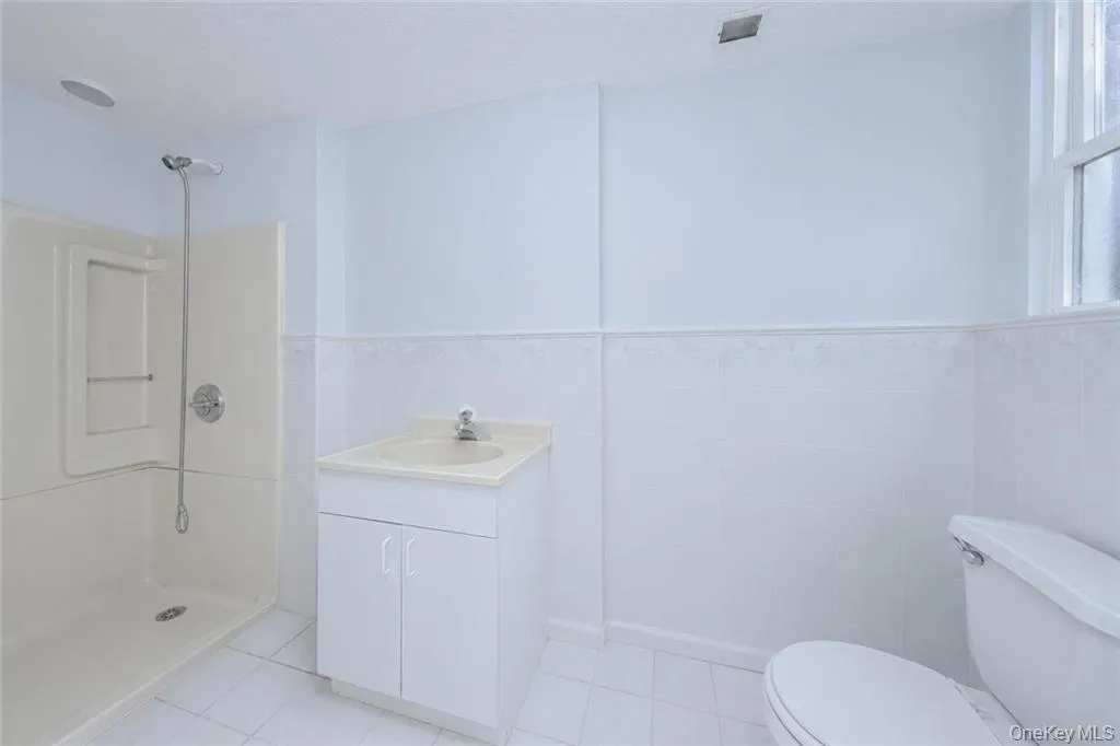2340 29th Street, New York, NY, 3 Bedrooms Bedrooms, 7 Rooms Rooms,2 BathroomsBathrooms,Residential,For Rent,29th,0,1031642 2340 29th Street, New York, NY, 3 Bedrooms Bedrooms, 7 Rooms Rooms,2 BathroomsBathrooms,Residential,For Rent,29th,0,1031642