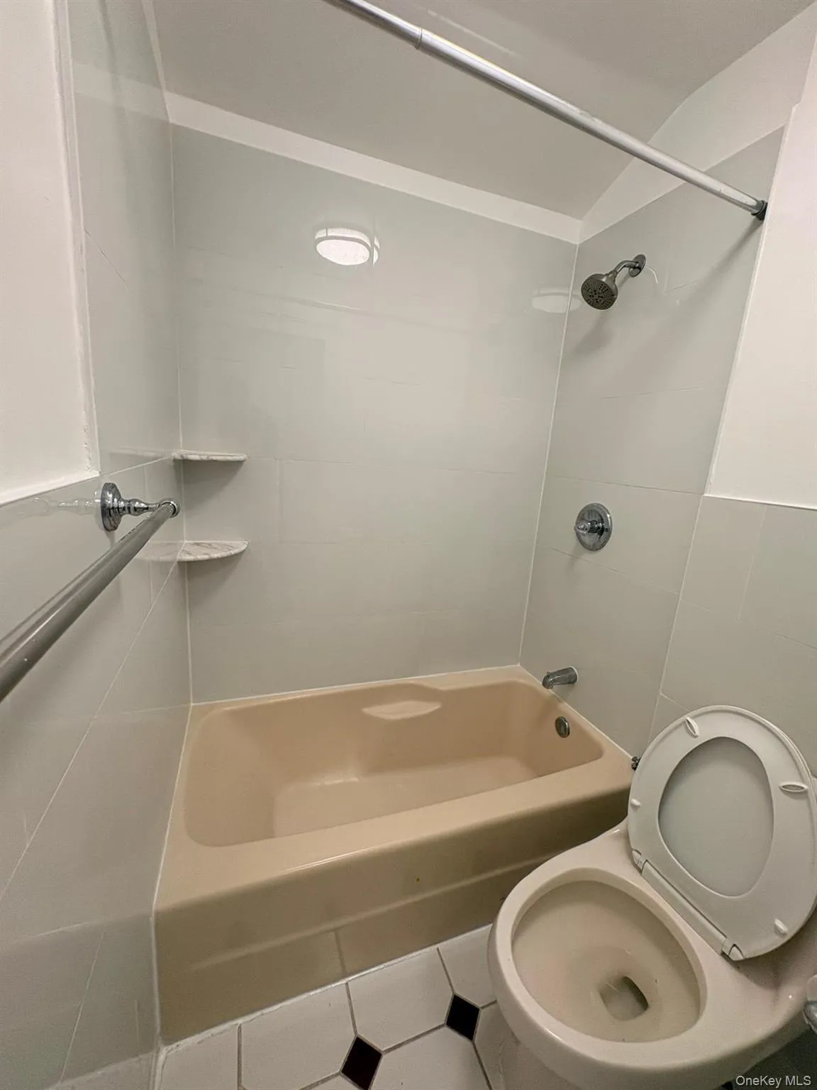140-28 161st Street, New York, NY, 3 Bedrooms Bedrooms, 5 Rooms Rooms,2 BathroomsBathrooms,Residential Lease,For Rent,161st,0,1031647 140-28 161st Street, New York, NY, 3 Bedrooms Bedrooms, 5 Rooms Rooms,2 BathroomsBathrooms,Residential Lease,For Rent,161st,0,1031647