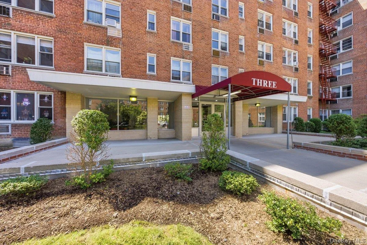 3 Sadore Lane, Yonkers, NY, 1 Bedroom Bedrooms, 4 Rooms Rooms,1 BathroomBathrooms,Residential,For Rent,Sadore,0,1031652 3 Sadore Lane, Yonkers, NY, 1 Bedroom Bedrooms, 4 Rooms Rooms,1 BathroomBathrooms,Residential,For Rent,Sadore,0,1031652