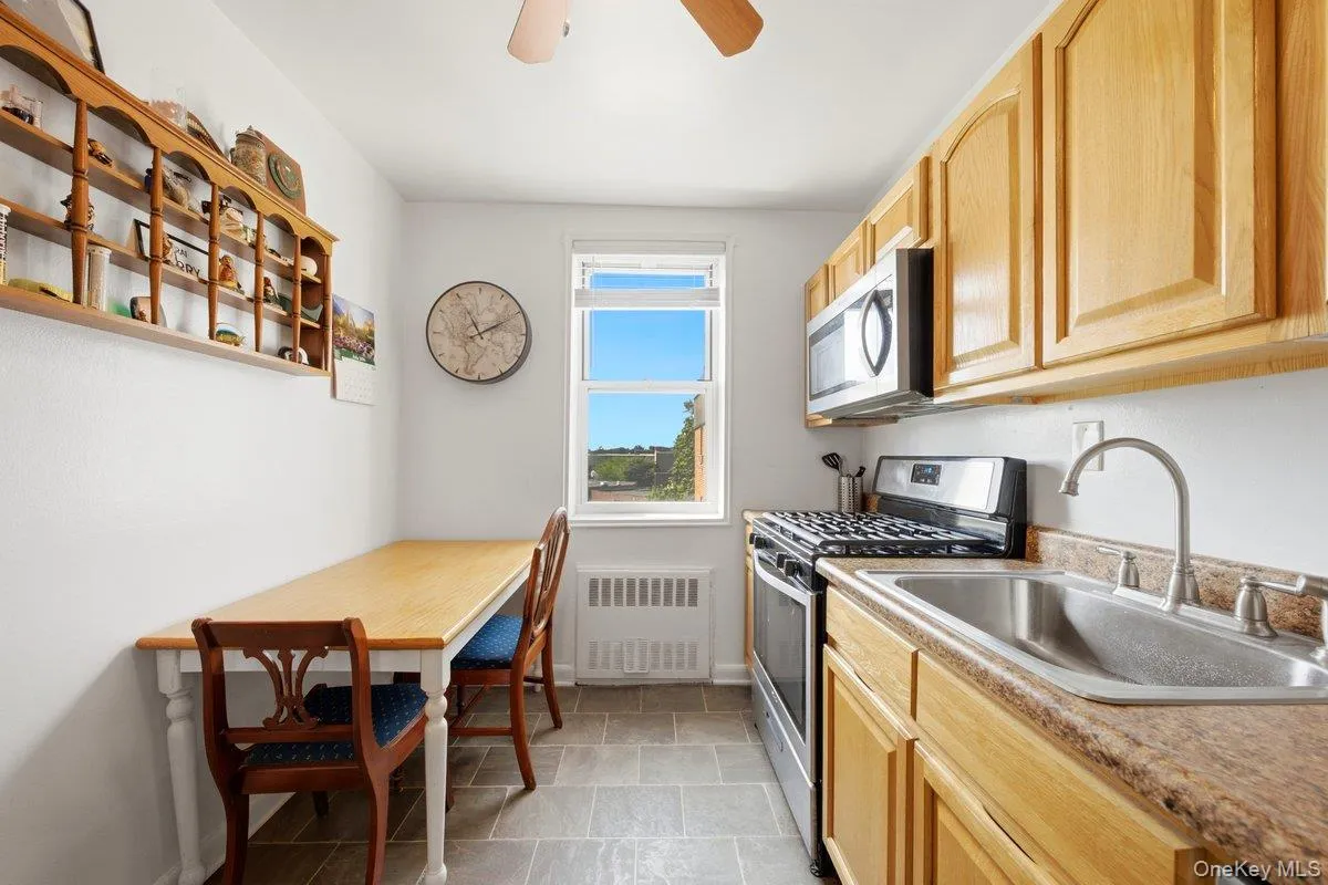 3 Sadore Lane, Yonkers, NY, 1 Bedroom Bedrooms, 4 Rooms Rooms,1 BathroomBathrooms,Residential,For Rent,Sadore,0,1031652 3 Sadore Lane, Yonkers, NY, 1 Bedroom Bedrooms, 4 Rooms Rooms,1 BathroomBathrooms,Residential,For Rent,Sadore,0,1031652