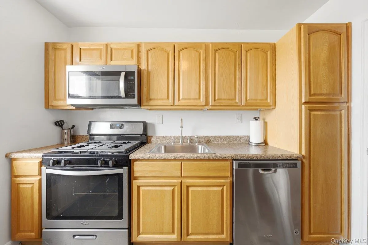 3 Sadore Lane, Yonkers, NY, 1 Bedroom Bedrooms, 4 Rooms Rooms,1 BathroomBathrooms,Residential,For Rent,Sadore,0,1031652 3 Sadore Lane, Yonkers, NY, 1 Bedroom Bedrooms, 4 Rooms Rooms,1 BathroomBathrooms,Residential,For Rent,Sadore,0,1031652