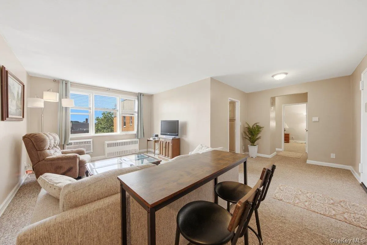 3 Sadore Lane, Yonkers, NY, 1 Bedroom Bedrooms, 4 Rooms Rooms,1 BathroomBathrooms,Residential,For Rent,Sadore,0,1031652 3 Sadore Lane, Yonkers, NY, 1 Bedroom Bedrooms, 4 Rooms Rooms,1 BathroomBathrooms,Residential,For Rent,Sadore,0,1031652