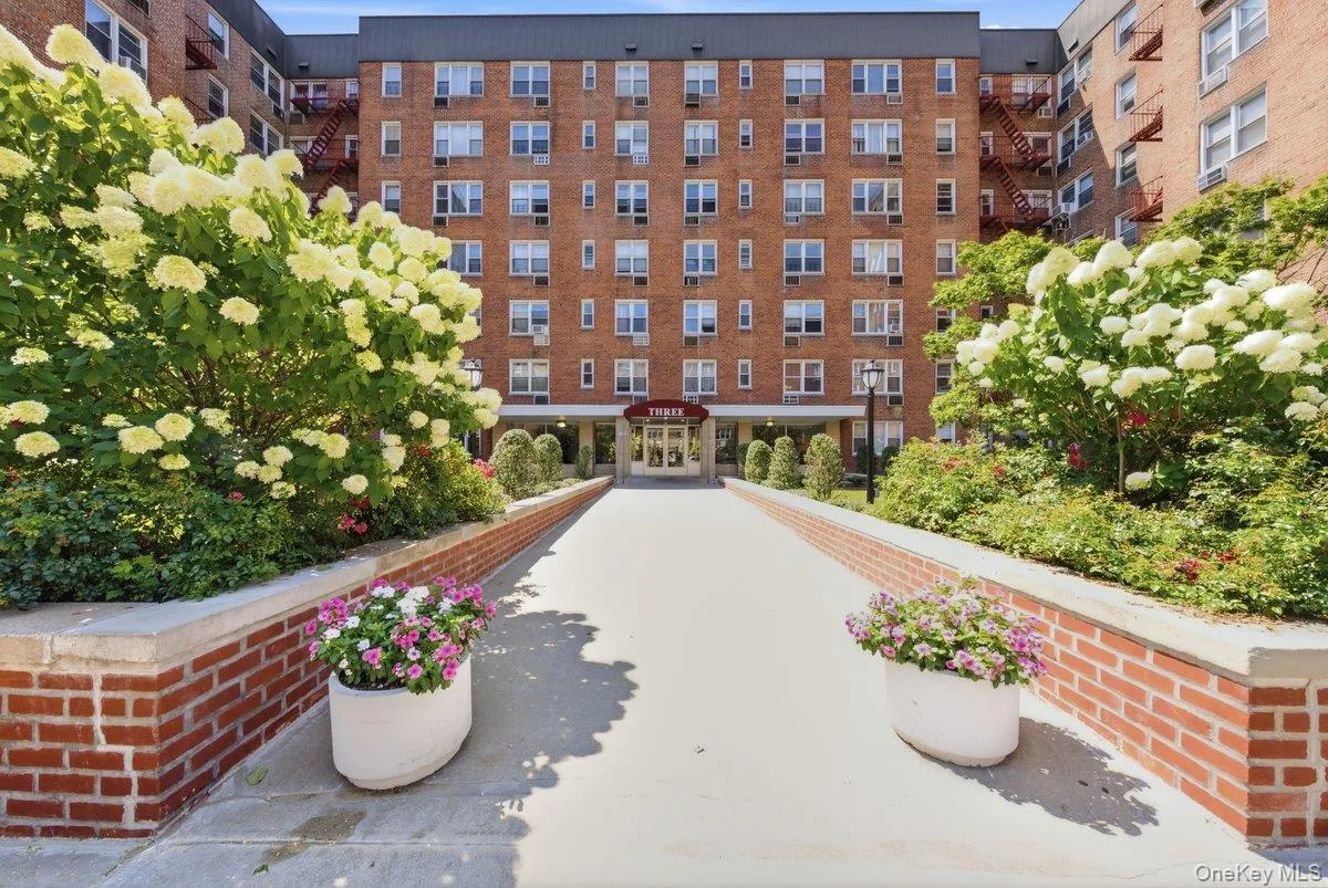 3 Sadore Lane, Yonkers, NY, 1 Bedroom Bedrooms, 4 Rooms Rooms,1 BathroomBathrooms,Residential,For Rent,Sadore,0,1031652 3 Sadore Lane, Yonkers, NY, 1 Bedroom Bedrooms, 4 Rooms Rooms,1 BathroomBathrooms,Residential,For Rent,Sadore,0,1031652