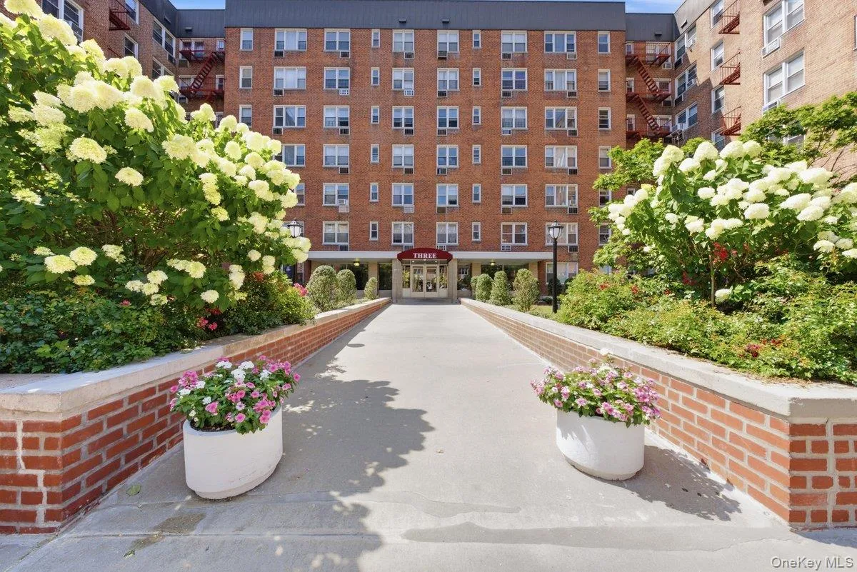 3 Sadore Lane, Yonkers, NY, 1 Bedroom Bedrooms, 4 Rooms Rooms,1 BathroomBathrooms,Residential,For Rent,Sadore,0,1031652 3 Sadore Lane, Yonkers, NY, 1 Bedroom Bedrooms, 4 Rooms Rooms,1 BathroomBathrooms,Residential,For Rent,Sadore,0,1031652