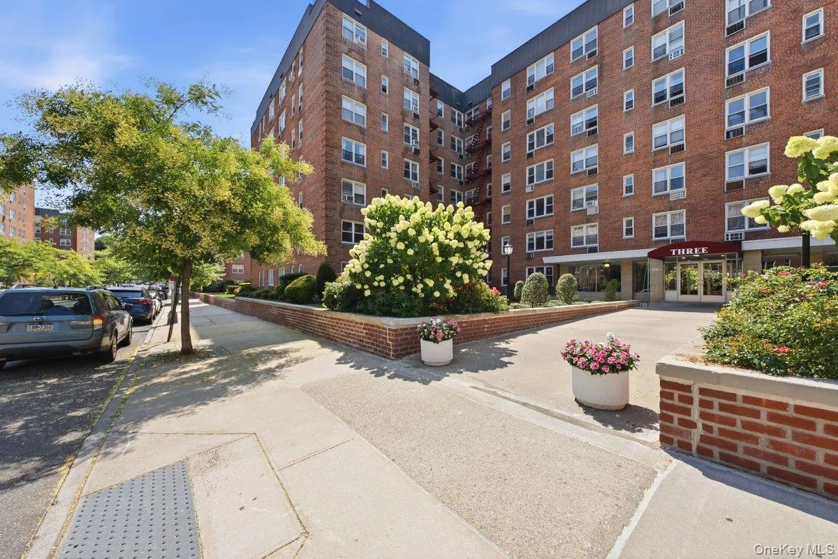 3 Sadore Lane, Yonkers, NY, 1 Bedroom Bedrooms, 4 Rooms Rooms,1 BathroomBathrooms,Residential,For Rent,Sadore,0,1031652 3 Sadore Lane, Yonkers, NY, 1 Bedroom Bedrooms, 4 Rooms Rooms,1 BathroomBathrooms,Residential,For Rent,Sadore,0,1031652