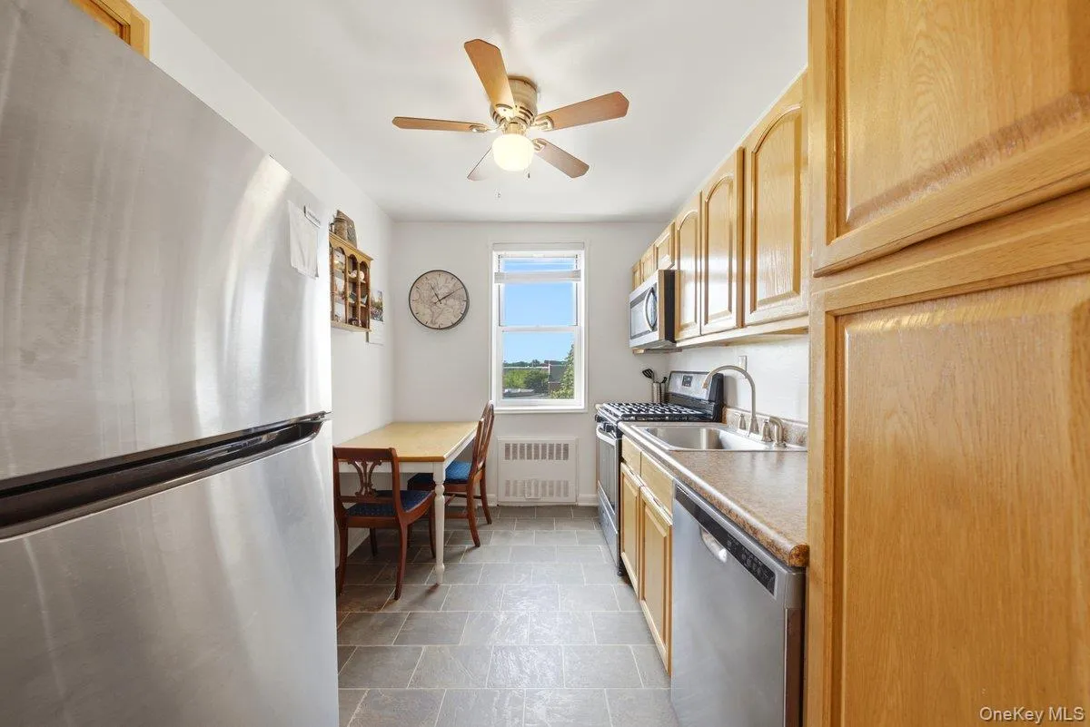 3 Sadore Lane, Yonkers, NY, 1 Bedroom Bedrooms, 4 Rooms Rooms,1 BathroomBathrooms,Residential,For Rent,Sadore,0,1031652 3 Sadore Lane, Yonkers, NY, 1 Bedroom Bedrooms, 4 Rooms Rooms,1 BathroomBathrooms,Residential,For Rent,Sadore,0,1031652