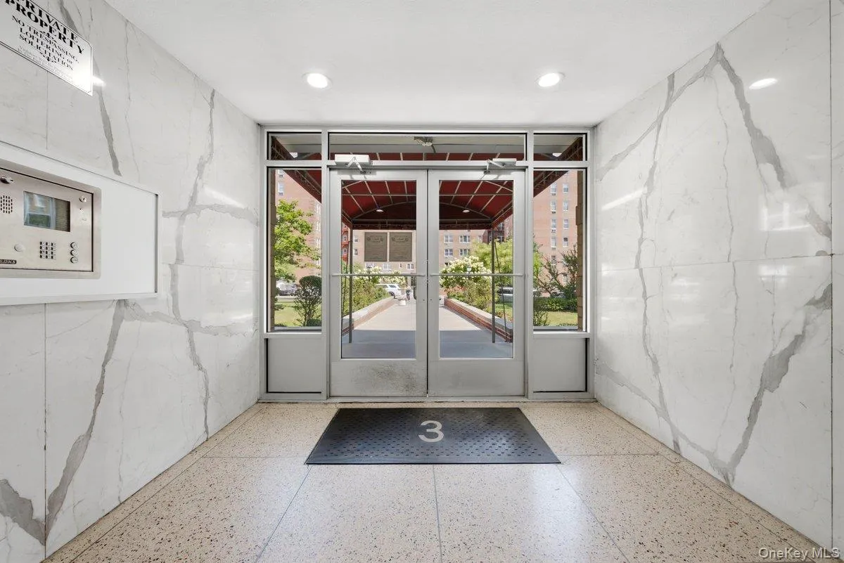 3 Sadore Lane, Yonkers, NY, 1 Bedroom Bedrooms, 4 Rooms Rooms,1 BathroomBathrooms,Residential,For Rent,Sadore,0,1031652 3 Sadore Lane, Yonkers, NY, 1 Bedroom Bedrooms, 4 Rooms Rooms,1 BathroomBathrooms,Residential,For Rent,Sadore,0,1031652