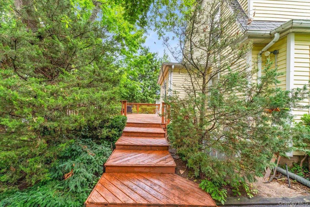 126 Hampshire Road, North Hempstead, NY, 3 Bedrooms Bedrooms, 8 Rooms Rooms,2 BathroomsBathrooms,Residential,For Rent,Hampshire,0,1031662 126 Hampshire Road, North Hempstead, NY, 3 Bedrooms Bedrooms, 8 Rooms Rooms,2 BathroomsBathrooms,Residential,For Rent,Hampshire,0,1031662