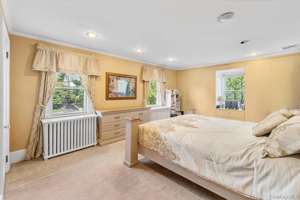 126 Hampshire Road, North Hempstead, NY, 3 Bedrooms Bedrooms, 8 Rooms Rooms,2 BathroomsBathrooms,Residential,For Rent,Hampshire,0,1031662 126 Hampshire Road, North Hempstead, NY, 3 Bedrooms Bedrooms, 8 Rooms Rooms,2 BathroomsBathrooms,Residential,For Rent,Hampshire,0,1031662