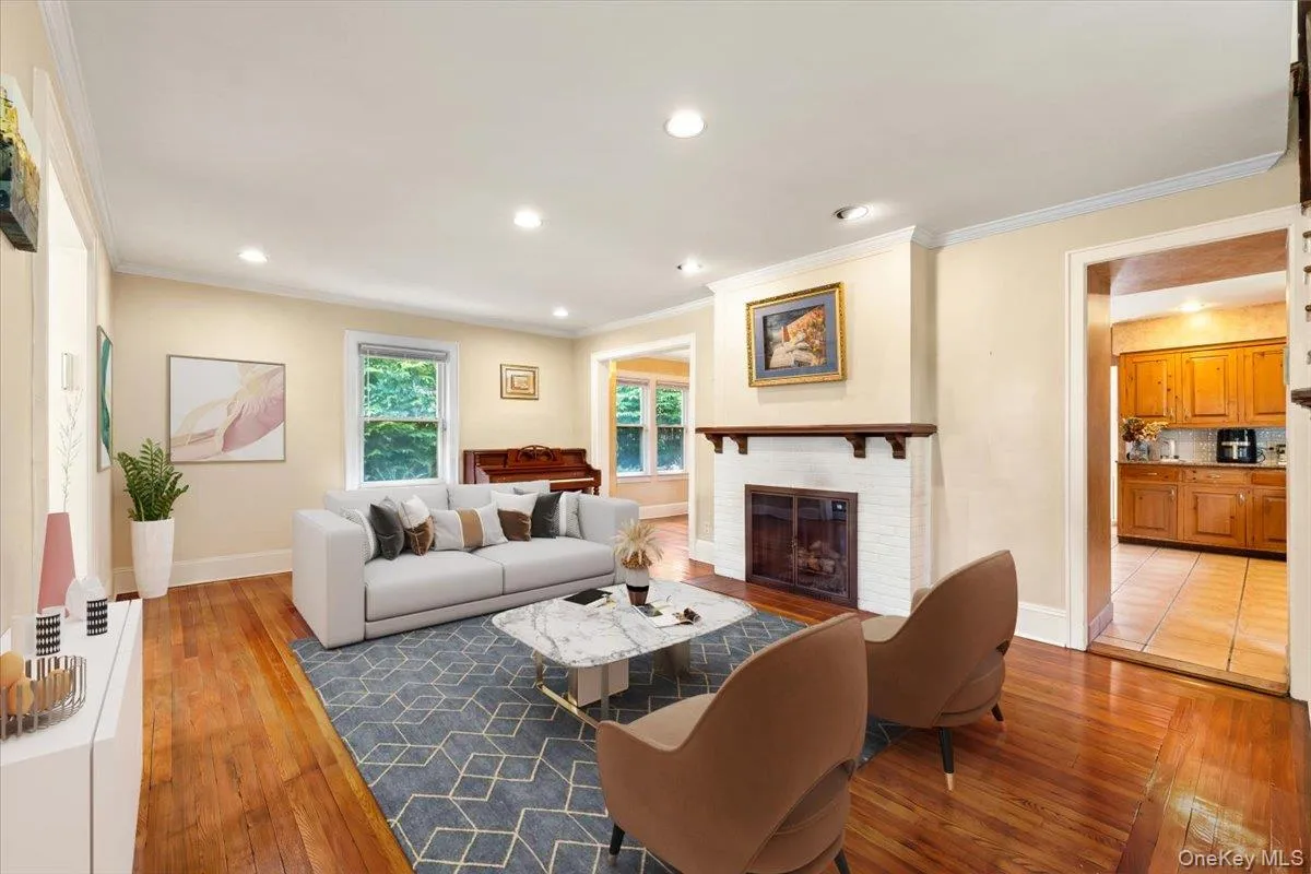 126 Hampshire Road, North Hempstead, NY, 3 Bedrooms Bedrooms, 8 Rooms Rooms,2 BathroomsBathrooms,Residential,For Rent,Hampshire,0,1031662 126 Hampshire Road, North Hempstead, NY, 3 Bedrooms Bedrooms, 8 Rooms Rooms,2 BathroomsBathrooms,Residential,For Rent,Hampshire,0,1031662