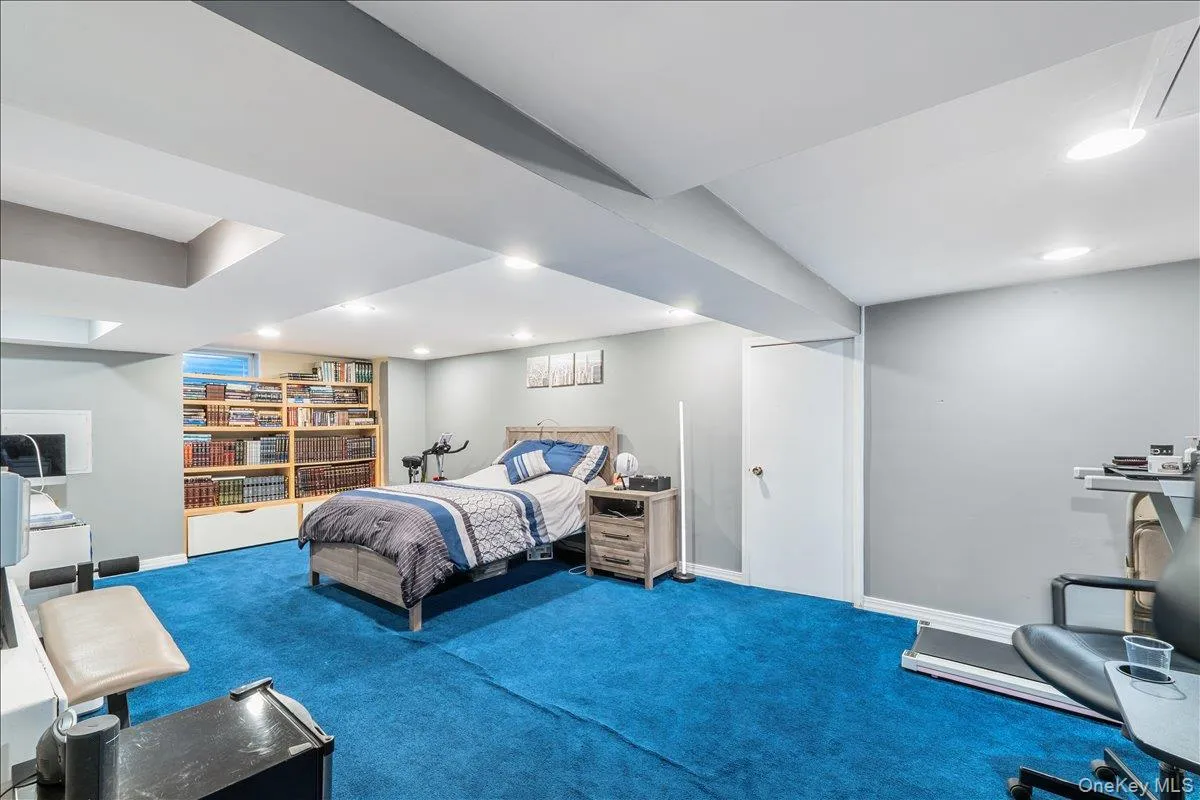 126 Hampshire Road, North Hempstead, NY, 3 Bedrooms Bedrooms, 8 Rooms Rooms,2 BathroomsBathrooms,Residential,For Rent,Hampshire,0,1031662 126 Hampshire Road, North Hempstead, NY, 3 Bedrooms Bedrooms, 8 Rooms Rooms,2 BathroomsBathrooms,Residential,For Rent,Hampshire,0,1031662