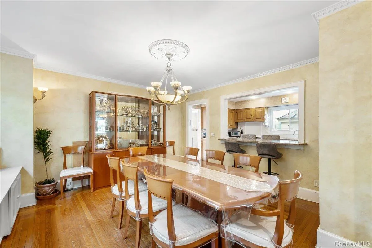 126 Hampshire Road, North Hempstead, NY, 3 Bedrooms Bedrooms, 8 Rooms Rooms,2 BathroomsBathrooms,Residential,For Rent,Hampshire,0,1031662 126 Hampshire Road, North Hempstead, NY, 3 Bedrooms Bedrooms, 8 Rooms Rooms,2 BathroomsBathrooms,Residential,For Rent,Hampshire,0,1031662