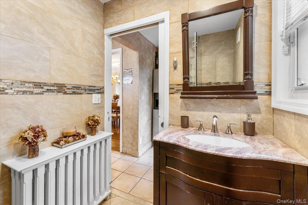 126 Hampshire Road, North Hempstead, NY, 3 Bedrooms Bedrooms, 8 Rooms Rooms,2 BathroomsBathrooms,Residential,For Rent,Hampshire,0,1031662 126 Hampshire Road, North Hempstead, NY, 3 Bedrooms Bedrooms, 8 Rooms Rooms,2 BathroomsBathrooms,Residential,For Rent,Hampshire,0,1031662