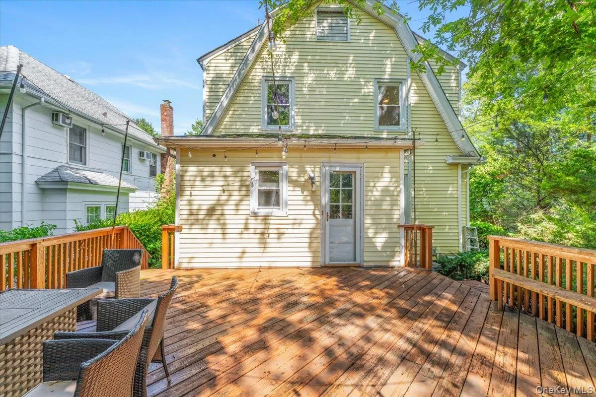 126 Hampshire Road, North Hempstead, NY, 3 Bedrooms Bedrooms, 8 Rooms Rooms,2 BathroomsBathrooms,Residential,For Rent,Hampshire,0,1031662 126 Hampshire Road, North Hempstead, NY, 3 Bedrooms Bedrooms, 8 Rooms Rooms,2 BathroomsBathrooms,Residential,For Rent,Hampshire,0,1031662