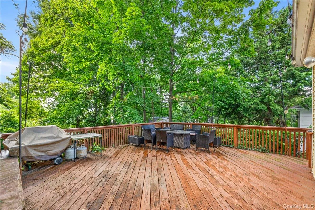126 Hampshire Road, North Hempstead, NY, 3 Bedrooms Bedrooms, 8 Rooms Rooms,2 BathroomsBathrooms,Residential,For Rent,Hampshire,0,1031662 126 Hampshire Road, North Hempstead, NY, 3 Bedrooms Bedrooms, 8 Rooms Rooms,2 BathroomsBathrooms,Residential,For Rent,Hampshire,0,1031662