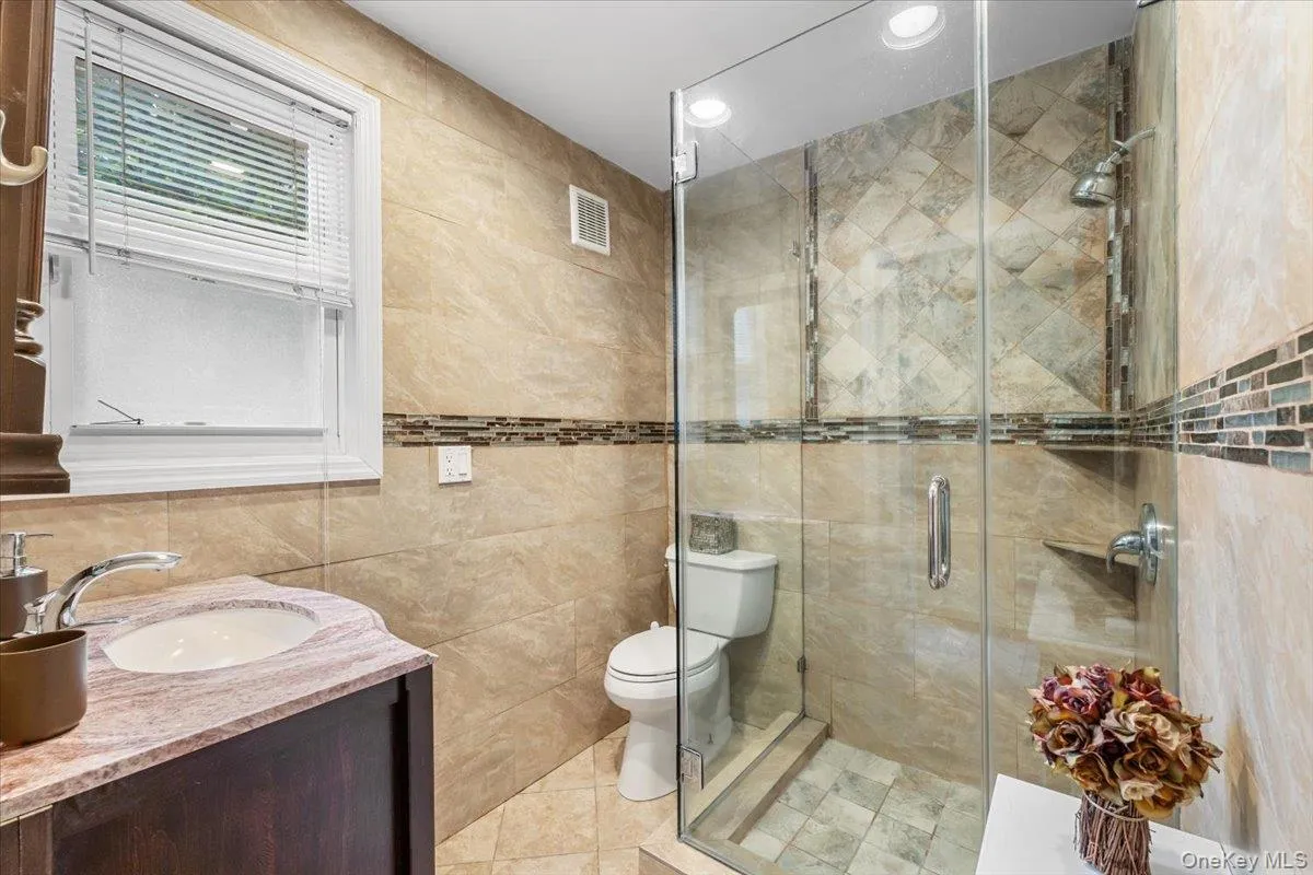 126 Hampshire Road, North Hempstead, NY, 3 Bedrooms Bedrooms, 8 Rooms Rooms,2 BathroomsBathrooms,Residential,For Rent,Hampshire,0,1031662 126 Hampshire Road, North Hempstead, NY, 3 Bedrooms Bedrooms, 8 Rooms Rooms,2 BathroomsBathrooms,Residential,For Rent,Hampshire,0,1031662