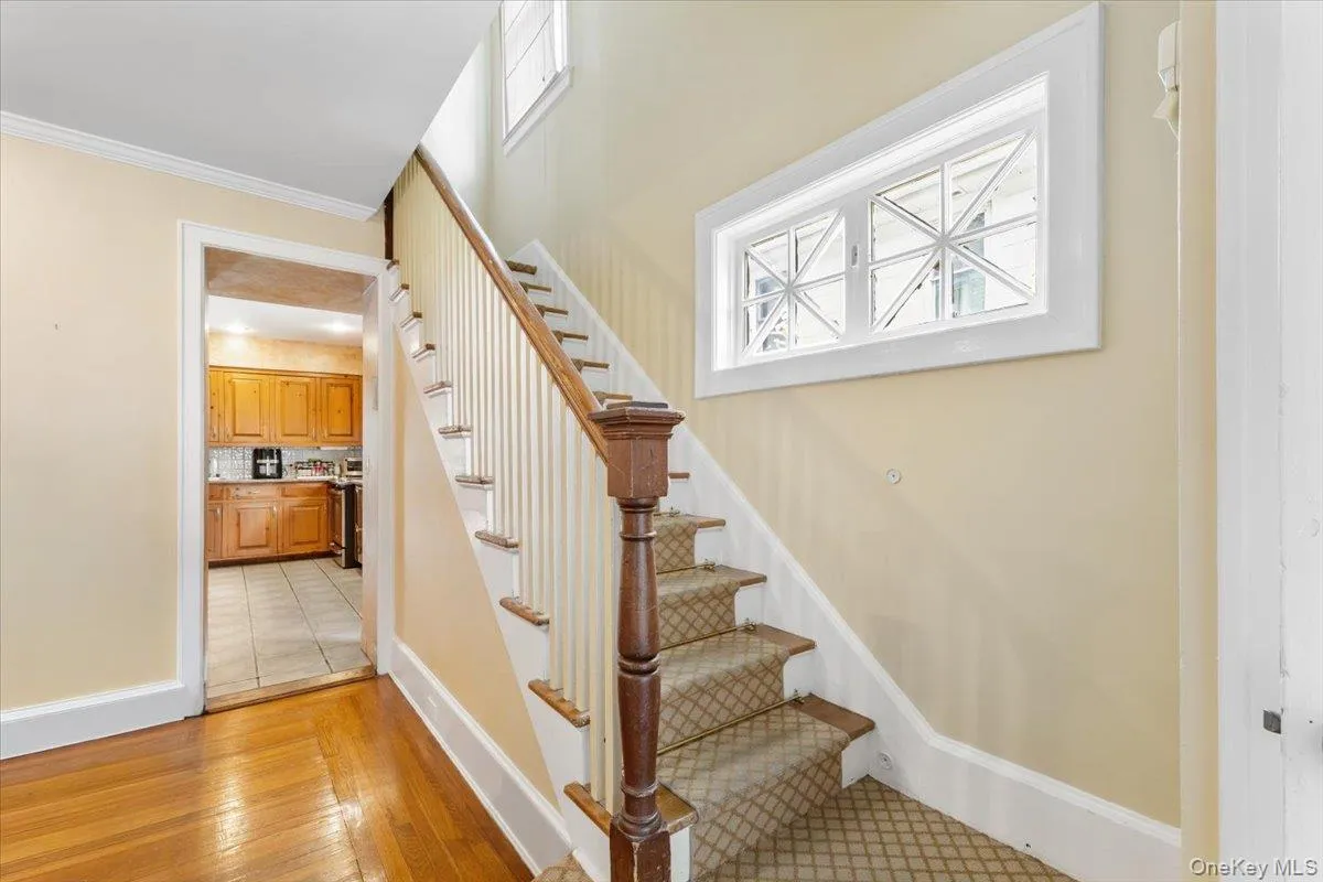 126 Hampshire Road, North Hempstead, NY, 3 Bedrooms Bedrooms, 8 Rooms Rooms,2 BathroomsBathrooms,Residential,For Rent,Hampshire,0,1031662 126 Hampshire Road, North Hempstead, NY, 3 Bedrooms Bedrooms, 8 Rooms Rooms,2 BathroomsBathrooms,Residential,For Rent,Hampshire,0,1031662