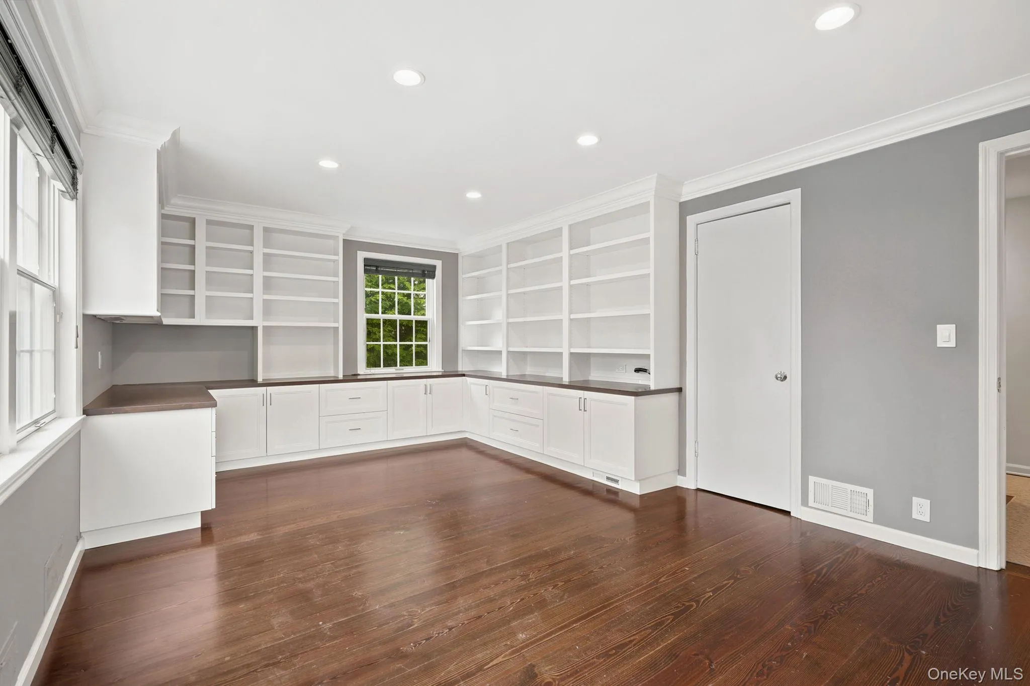 Family Bedroom/Upper Den/Office Family Bedroom/Upper Den/Office