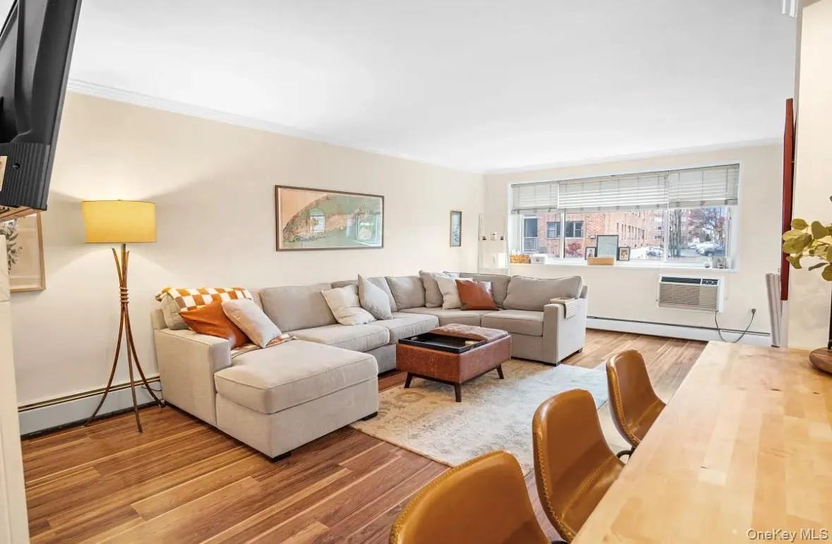 101 Clinton Avenue, North Hempstead, NY, 2 Bedrooms Bedrooms, 4 Rooms Rooms,2 BathroomsBathrooms,Residential,For Rent,Clinton,0,1031670 101 Clinton Avenue, North Hempstead, NY, 2 Bedrooms Bedrooms, 4 Rooms Rooms,2 BathroomsBathrooms,Residential,For Rent,Clinton,0,1031670