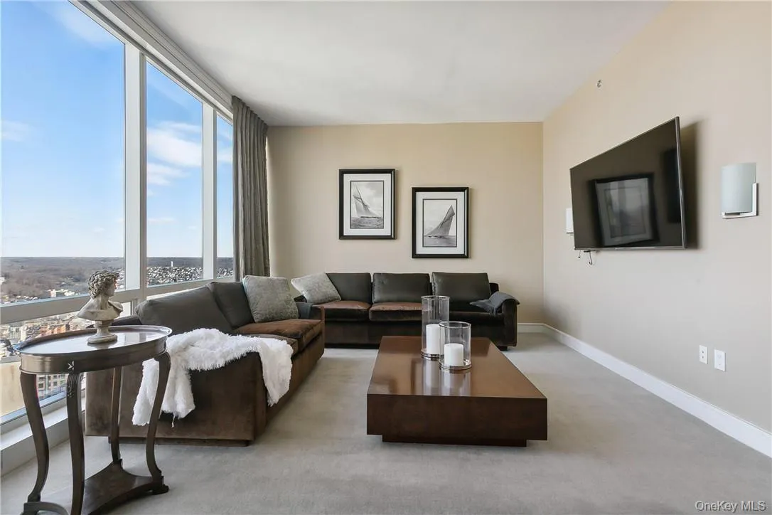 Large second bedroom Large second bedroom